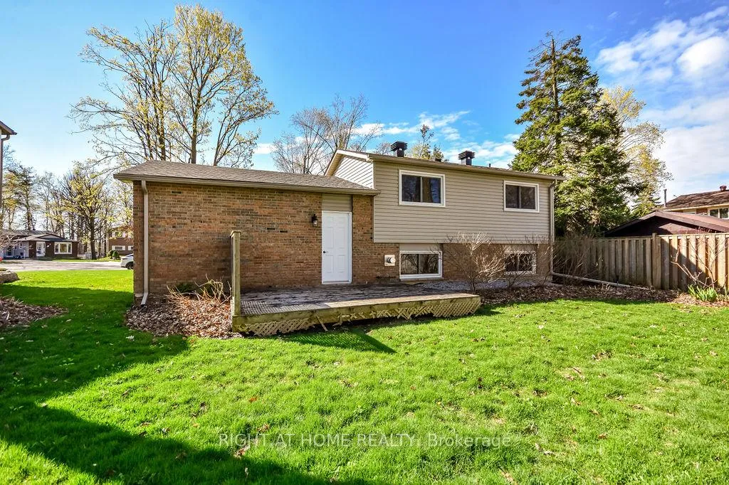 Photo 25 of 10 Forestview Place, Barrie, Cundles East — HOMEH
