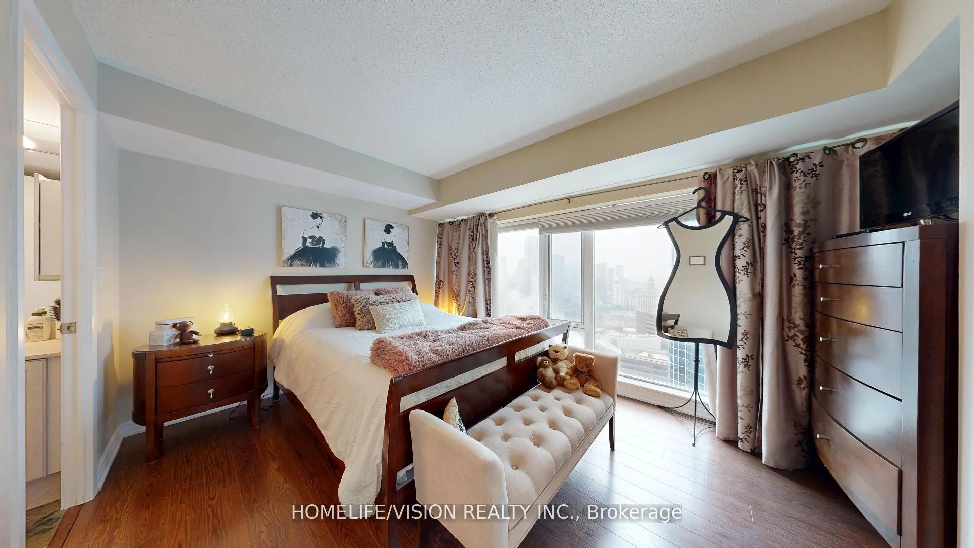 Photo 5 of Unit 3311, 210 Victoria Street, Toronto, Church-Yonge Corridor — HOMEH