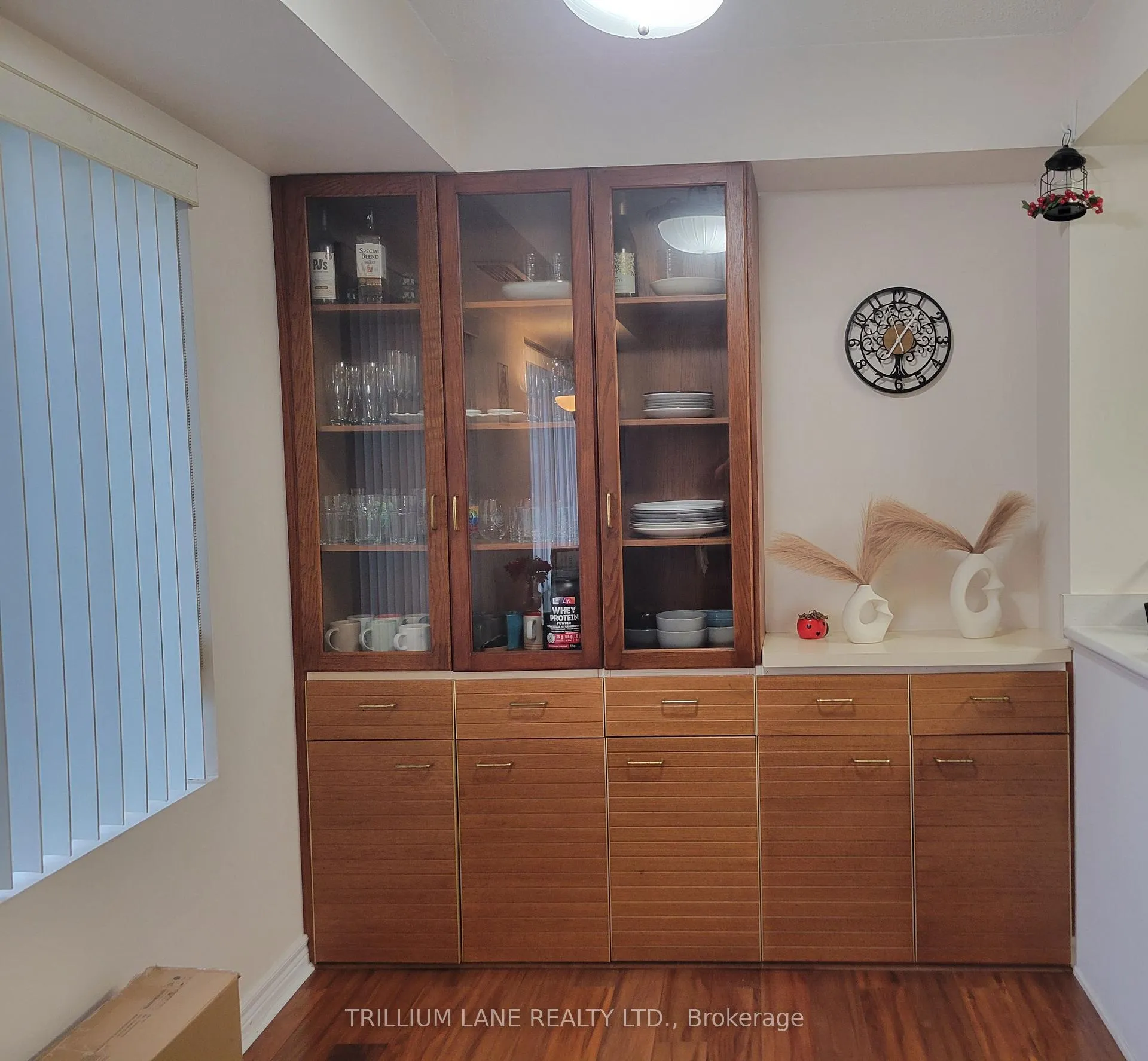 Photo 4 of Unit 203, 211 Randolph Road, Toronto, Leaside — HOMEH