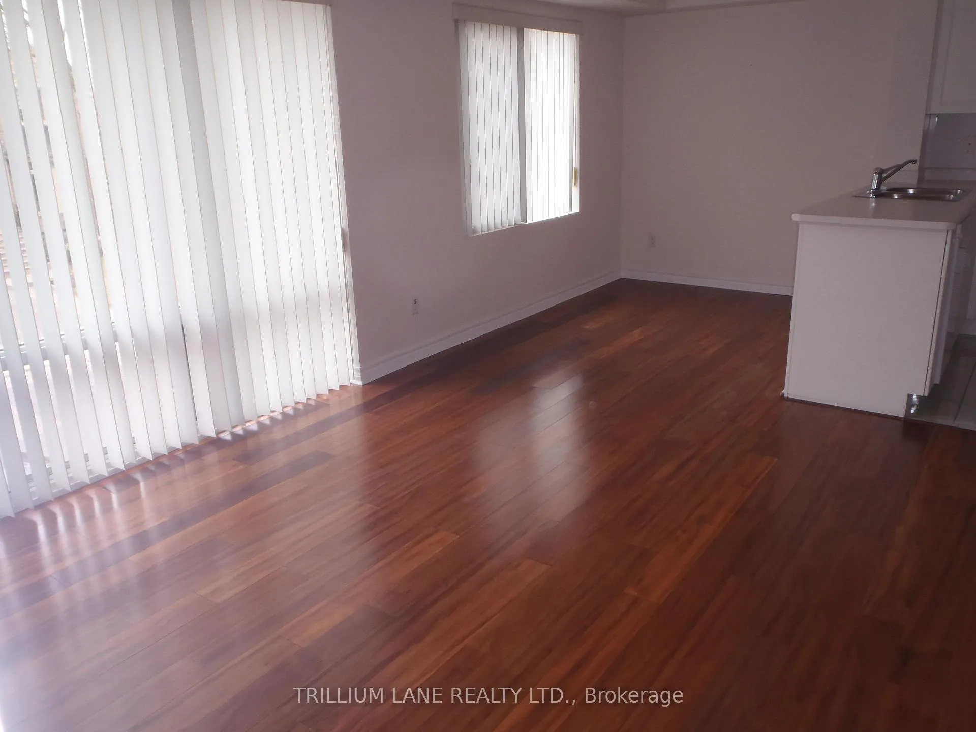 Photo 5 of Unit 203, 211 Randolph Road, Toronto, Leaside — HOMEH