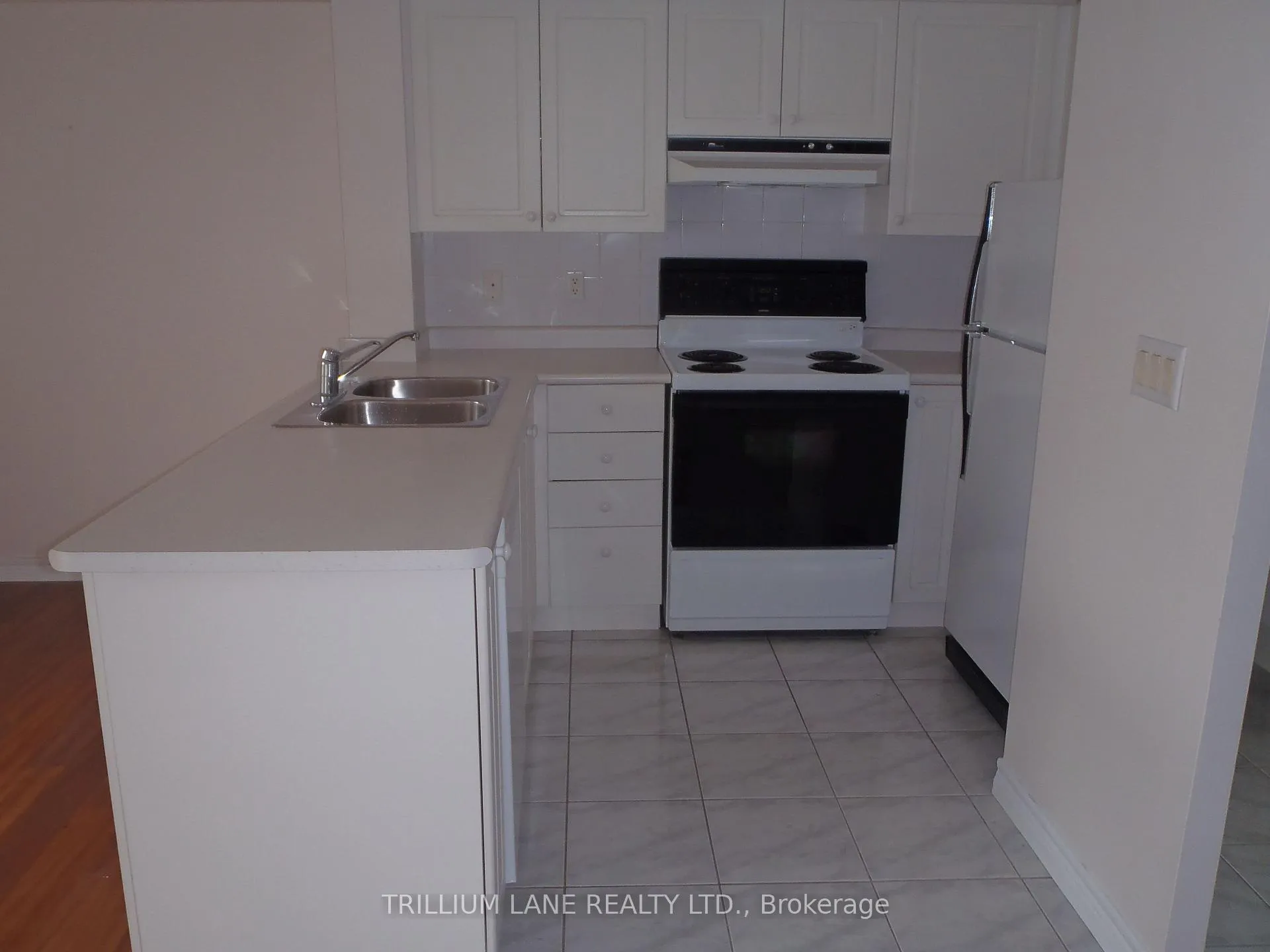 Photo 7 of Unit 203, 211 Randolph Road, Toronto, Leaside — HOMEH