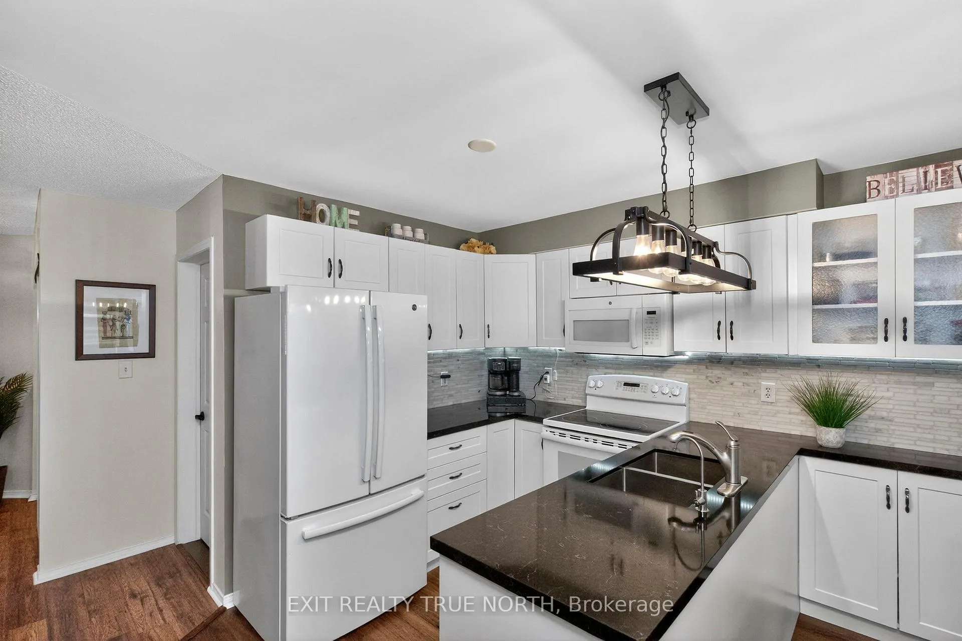 Photo 6 of 172 Courtney Crescent, Barrie, Painswick South — HOMEH