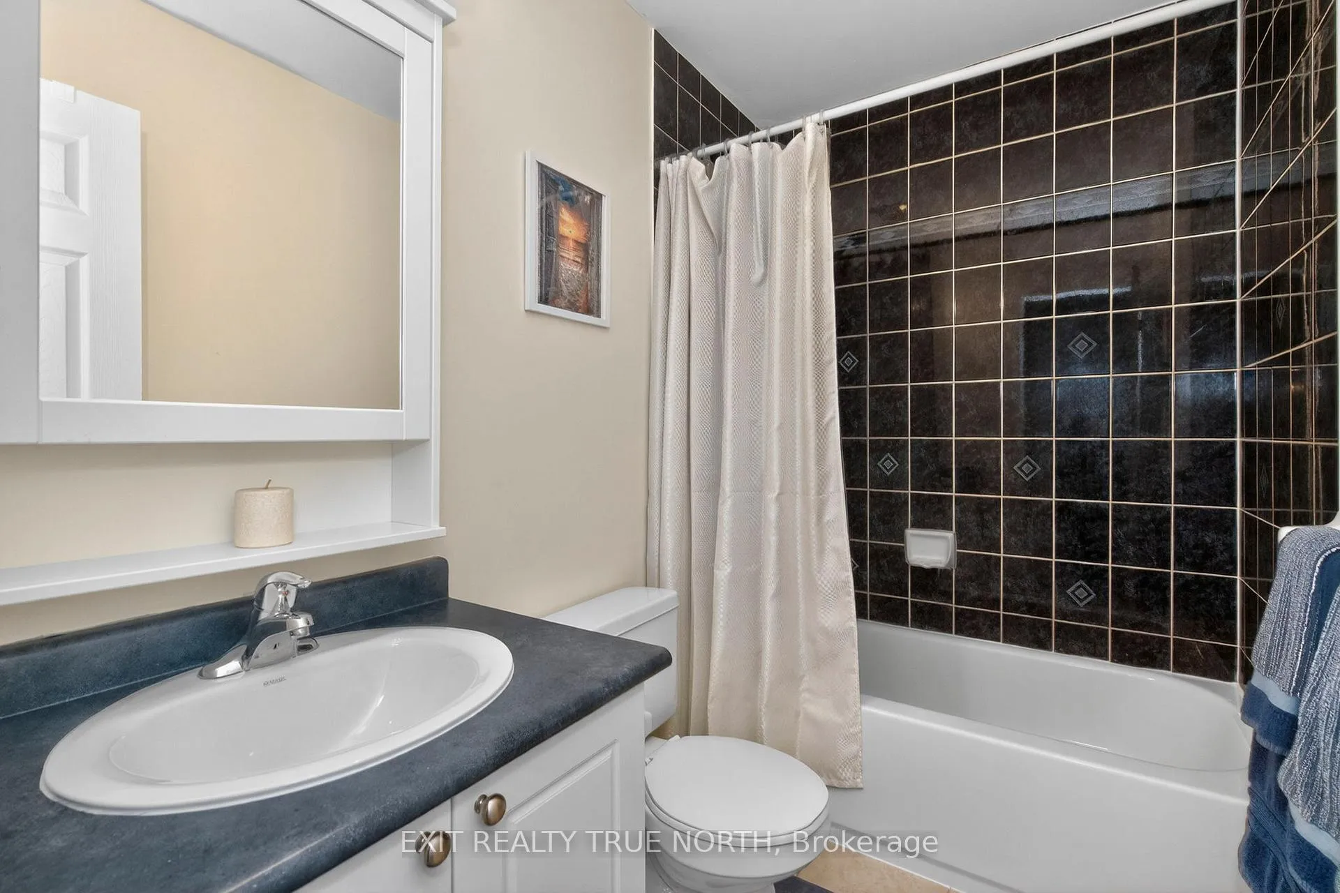 Photo 30 of 172 Courtney Crescent, Barrie, Painswick South — HOMEH