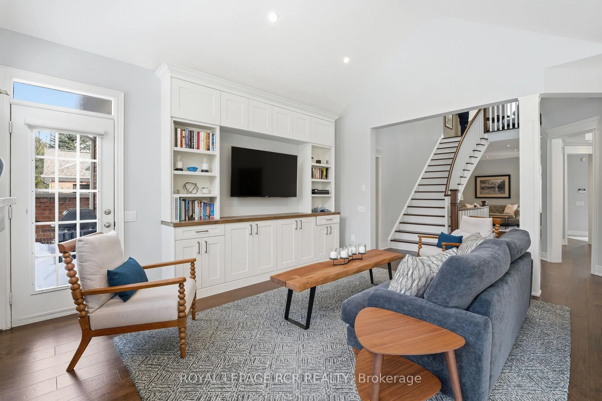 Photo 6 of Unit 107, 16 Bonnell Crescent, Aurora, Aurora Estates — HOMEH