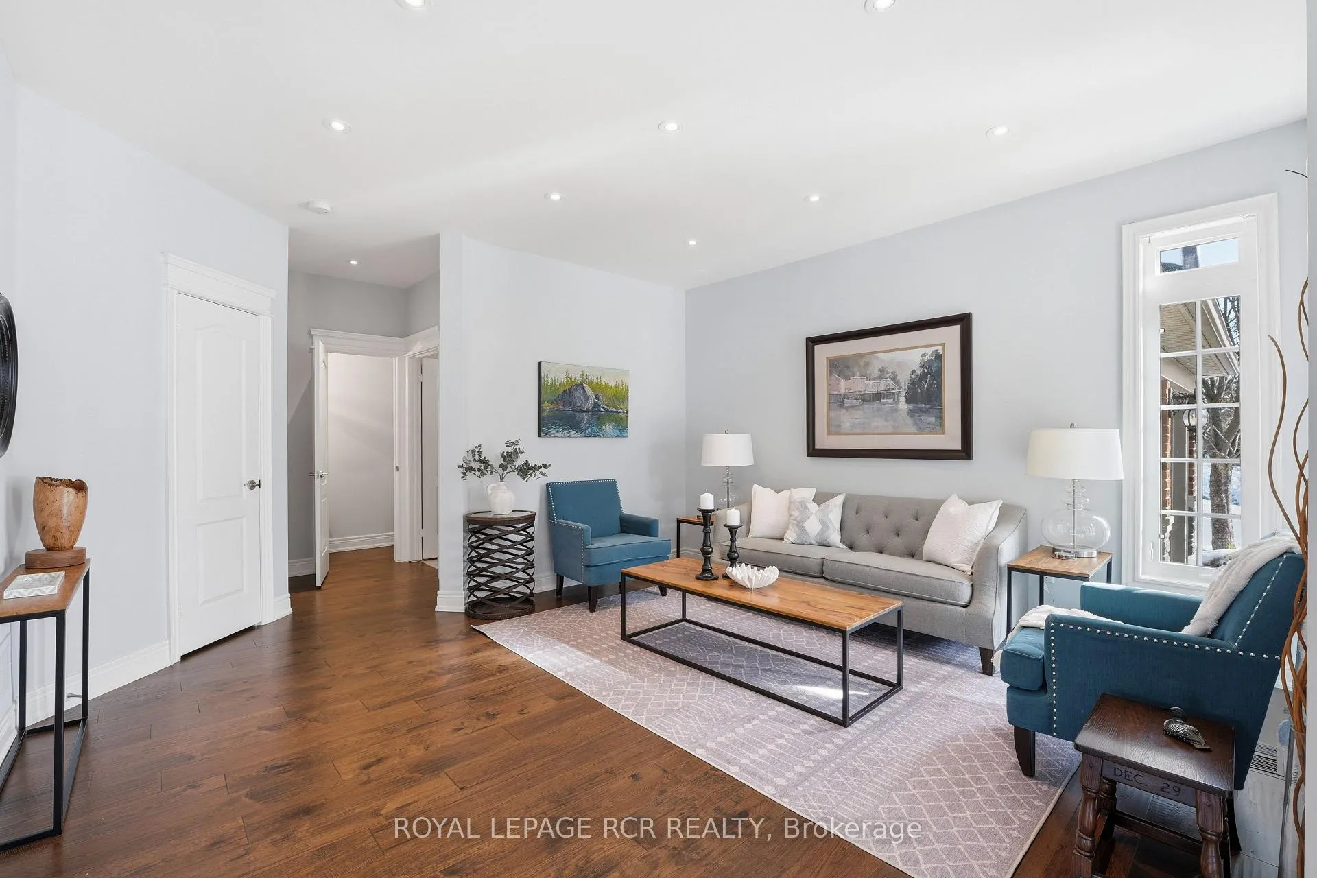 Photo 11 of Unit 107, 16 Bonnell Crescent, Aurora, Aurora Estates — HOMEH
