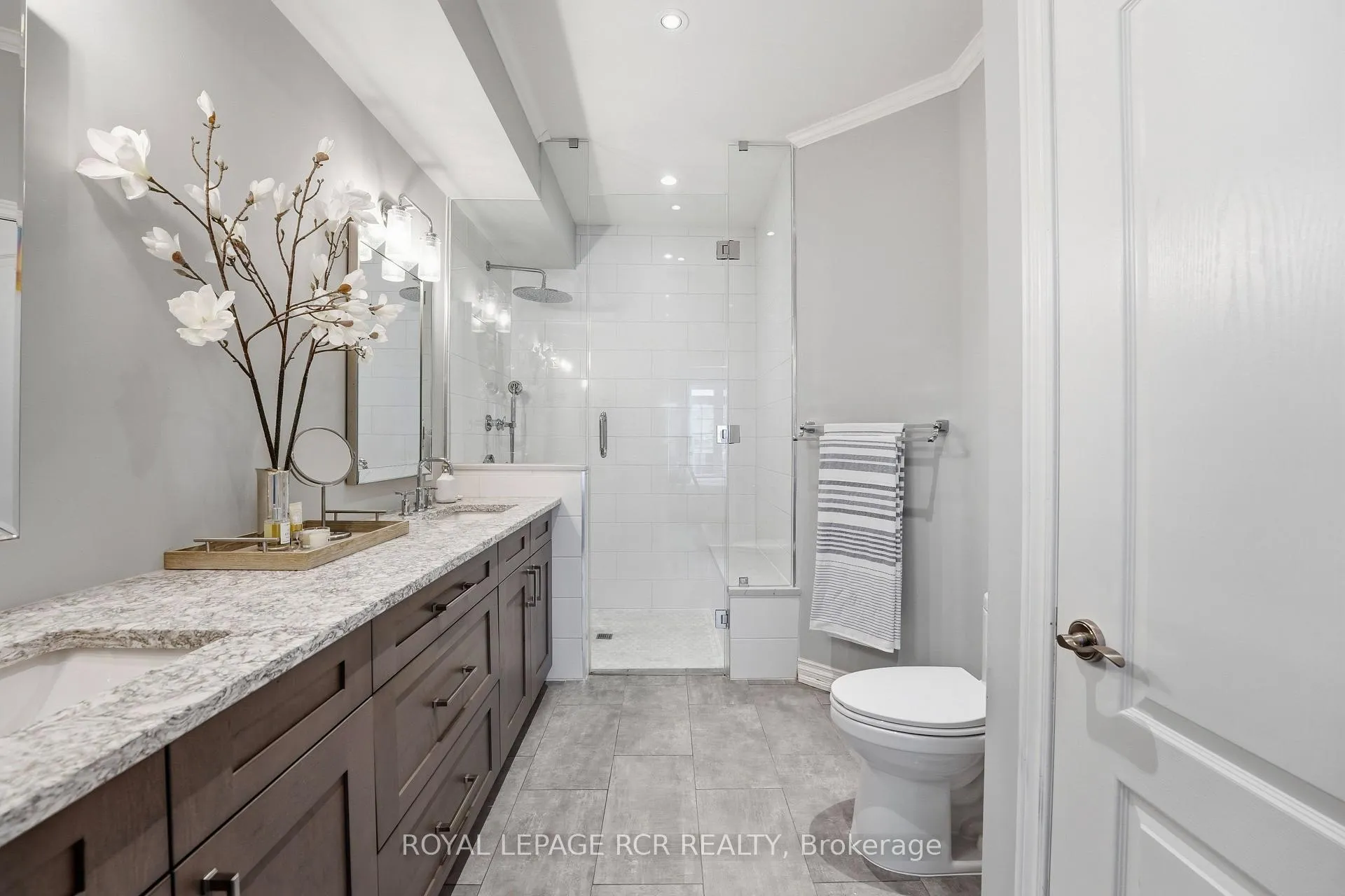 Photo 14 of Unit 107, 16 Bonnell Crescent, Aurora, Aurora Estates — HOMEH