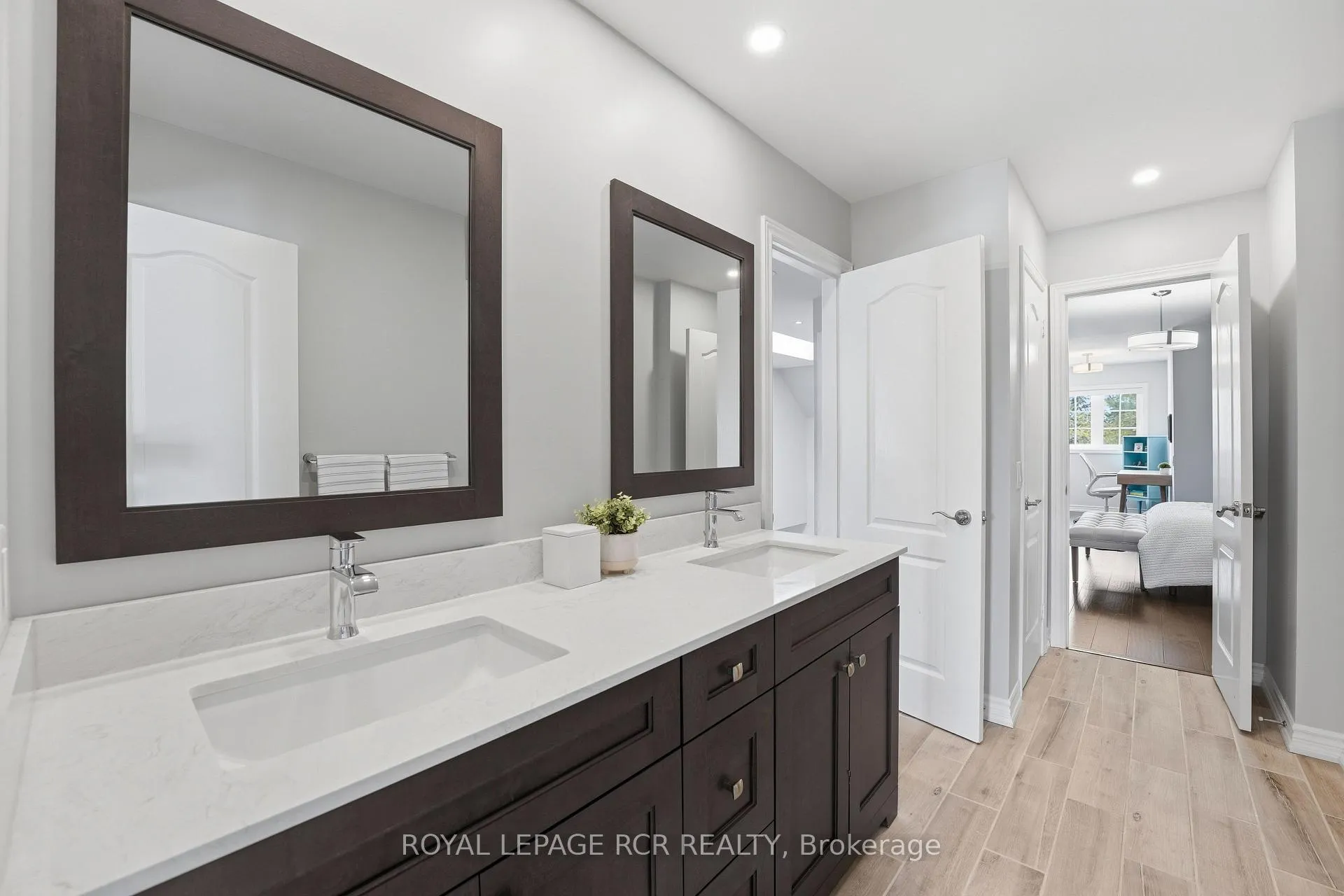 Photo 19 of Unit 107, 16 Bonnell Crescent, Aurora, Aurora Estates — HOMEH