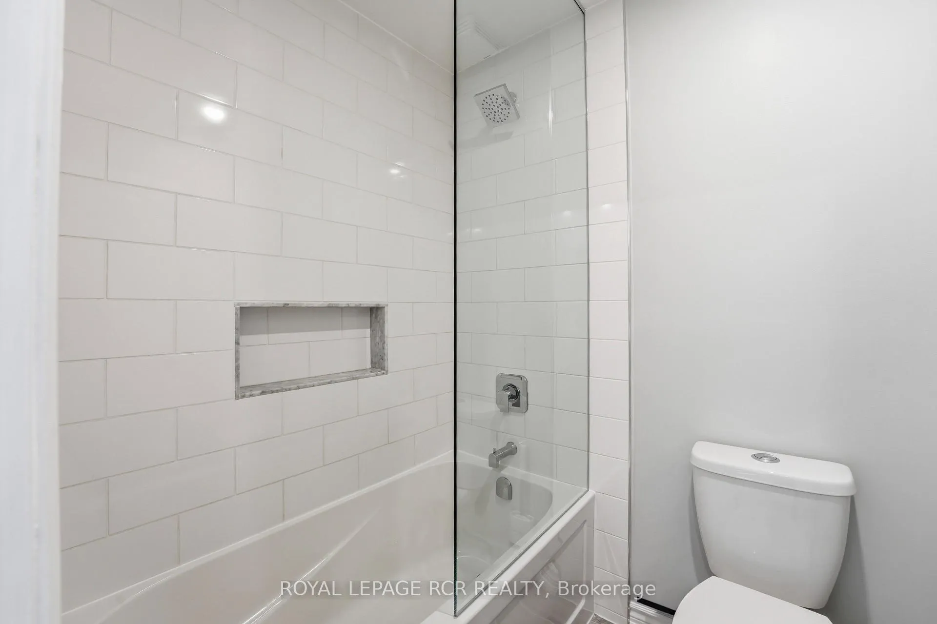 Photo 20 of Unit 107, 16 Bonnell Crescent, Aurora, Aurora Estates — HOMEH