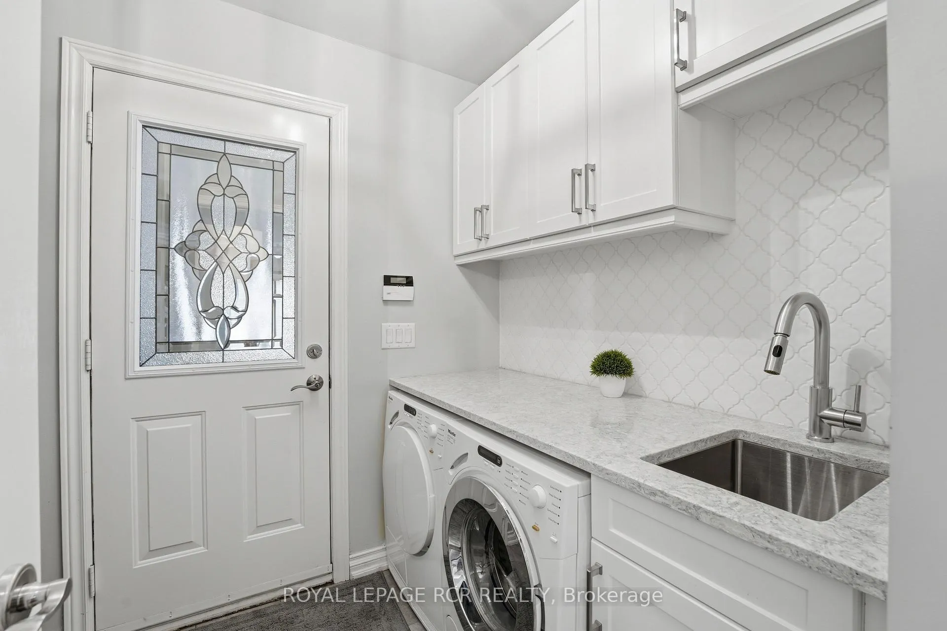 Photo 24 of Unit 107, 16 Bonnell Crescent, Aurora, Aurora Estates — HOMEH