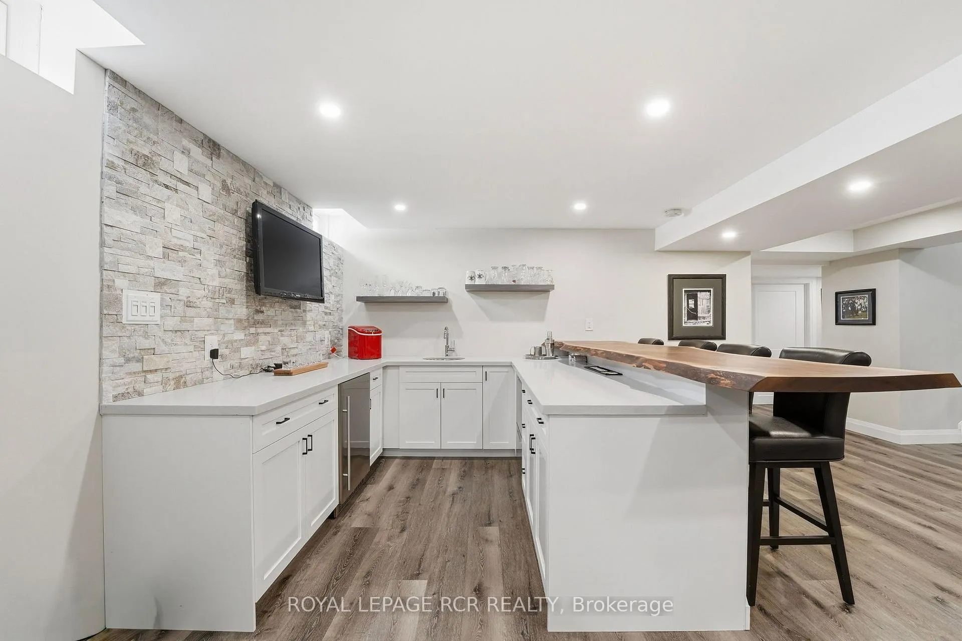 Photo 26 of Unit 107, 16 Bonnell Crescent, Aurora, Aurora Estates — HOMEH