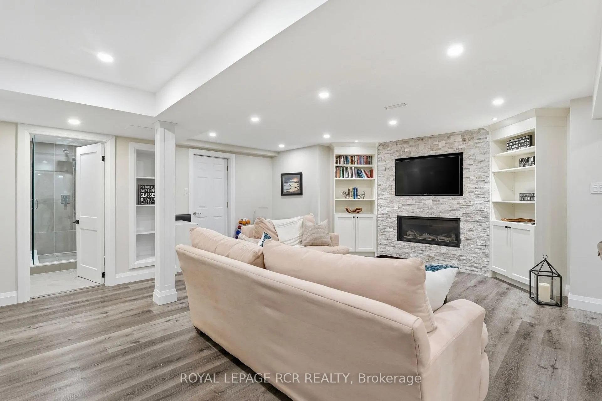 Photo 27 of Unit 107, 16 Bonnell Crescent, Aurora, Aurora Estates — HOMEH