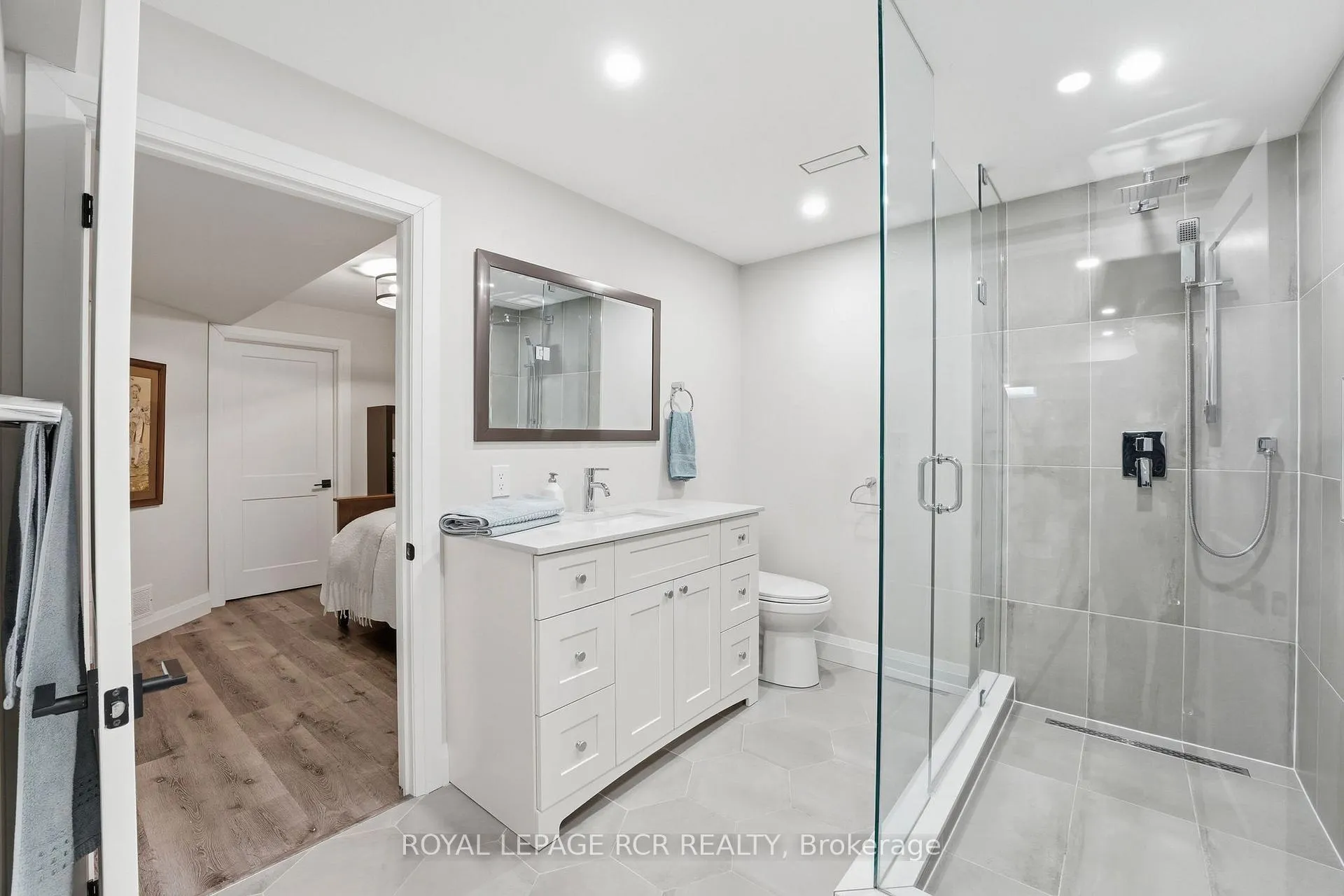 Photo 33 of Unit 107, 16 Bonnell Crescent, Aurora, Aurora Estates — HOMEH