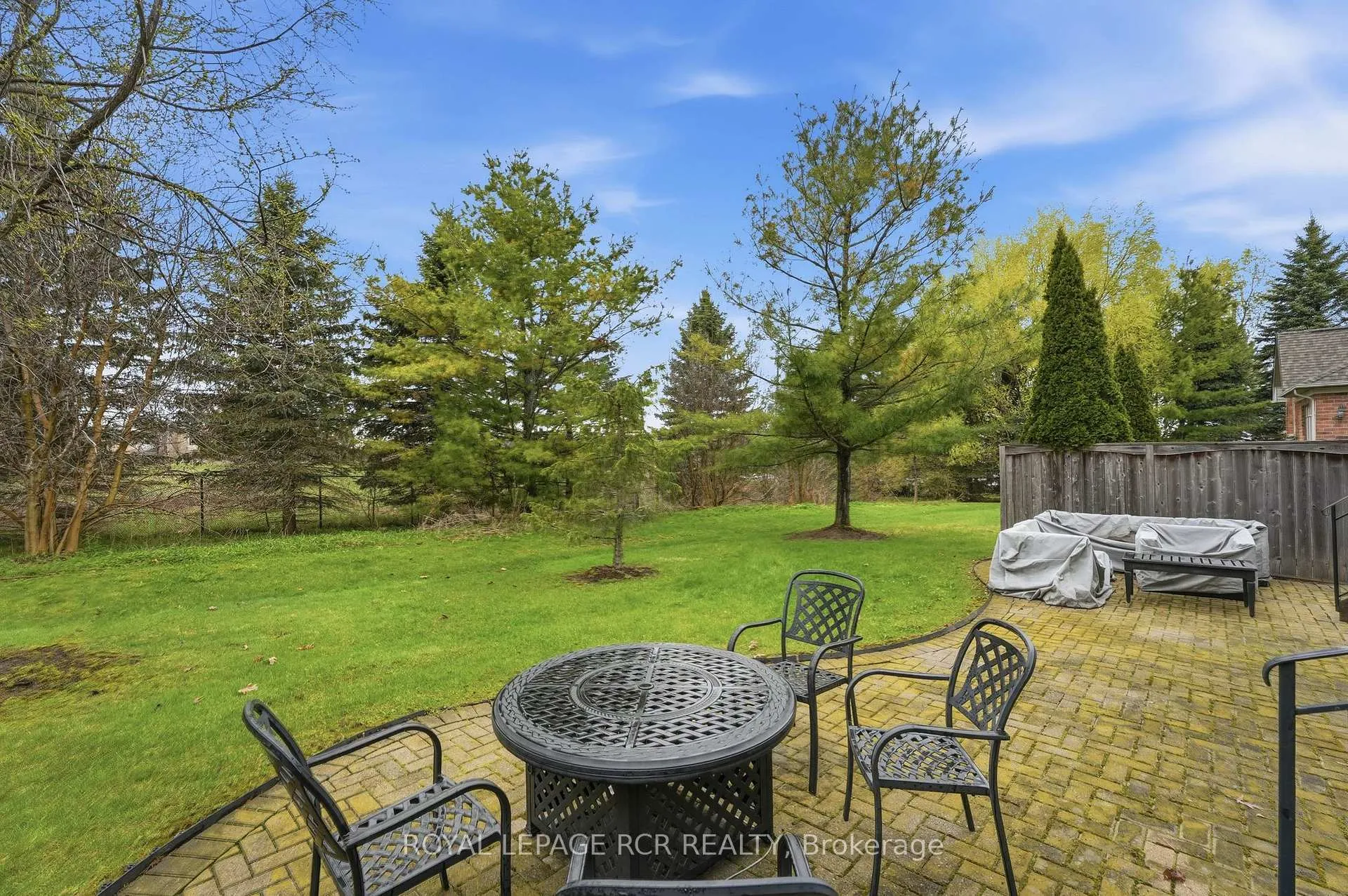 Photo 37 of Unit 107, 16 Bonnell Crescent, Aurora, Aurora Estates — HOMEH