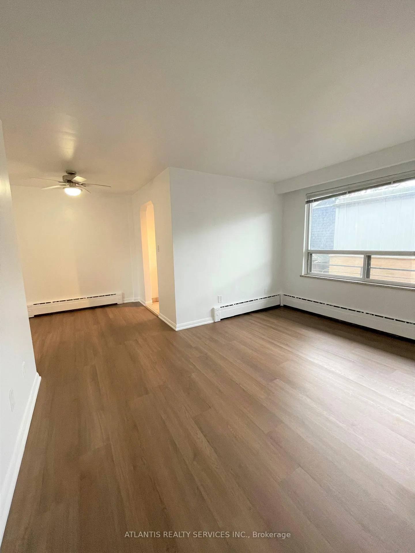 Photo 4 of Unit 7, 67 Lake Shore Drive, Etobicoke, New Toronto — HOMEH