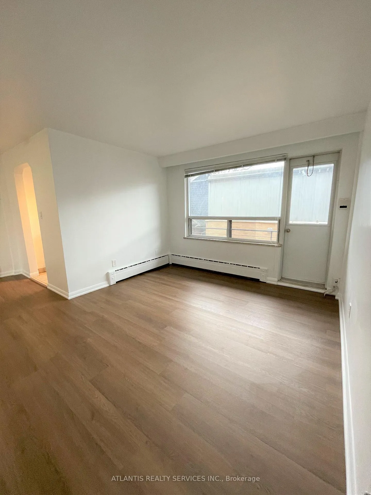 Photo 5 of Unit 7, 67 Lake Shore Drive, Etobicoke, New Toronto — HOMEH