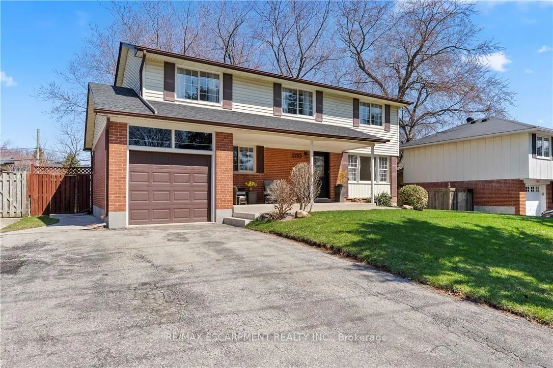 Photo 2 of 1193 Sixth Line, Oakville, College Park — HOMEH