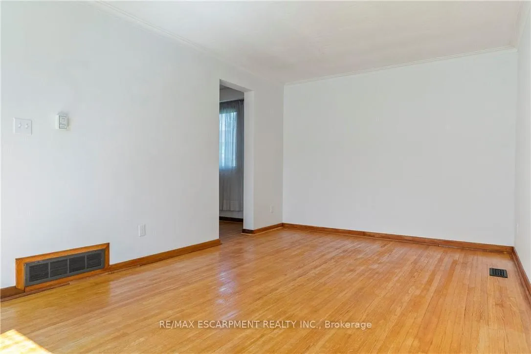 Photo 8 of 1193 Sixth Line, Oakville, College Park — HOMEH