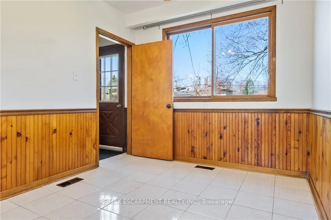 Photo 17 of 1193 Sixth Line, Oakville, College Park — HOMEH