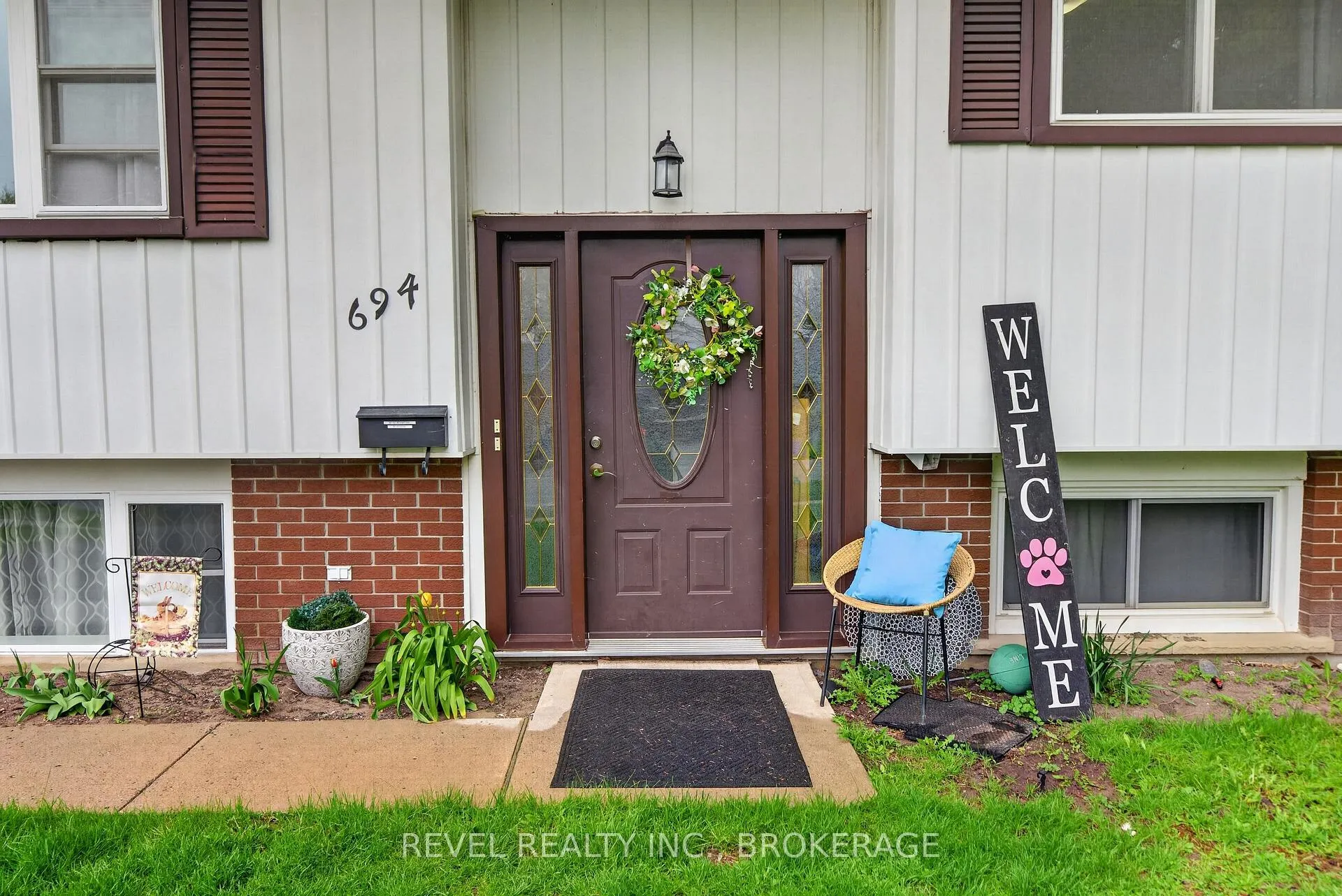 Photo 2 of 694 High Gate Park Drive, Kingston, South of Taylor-Kidd Blvd — HOMEH