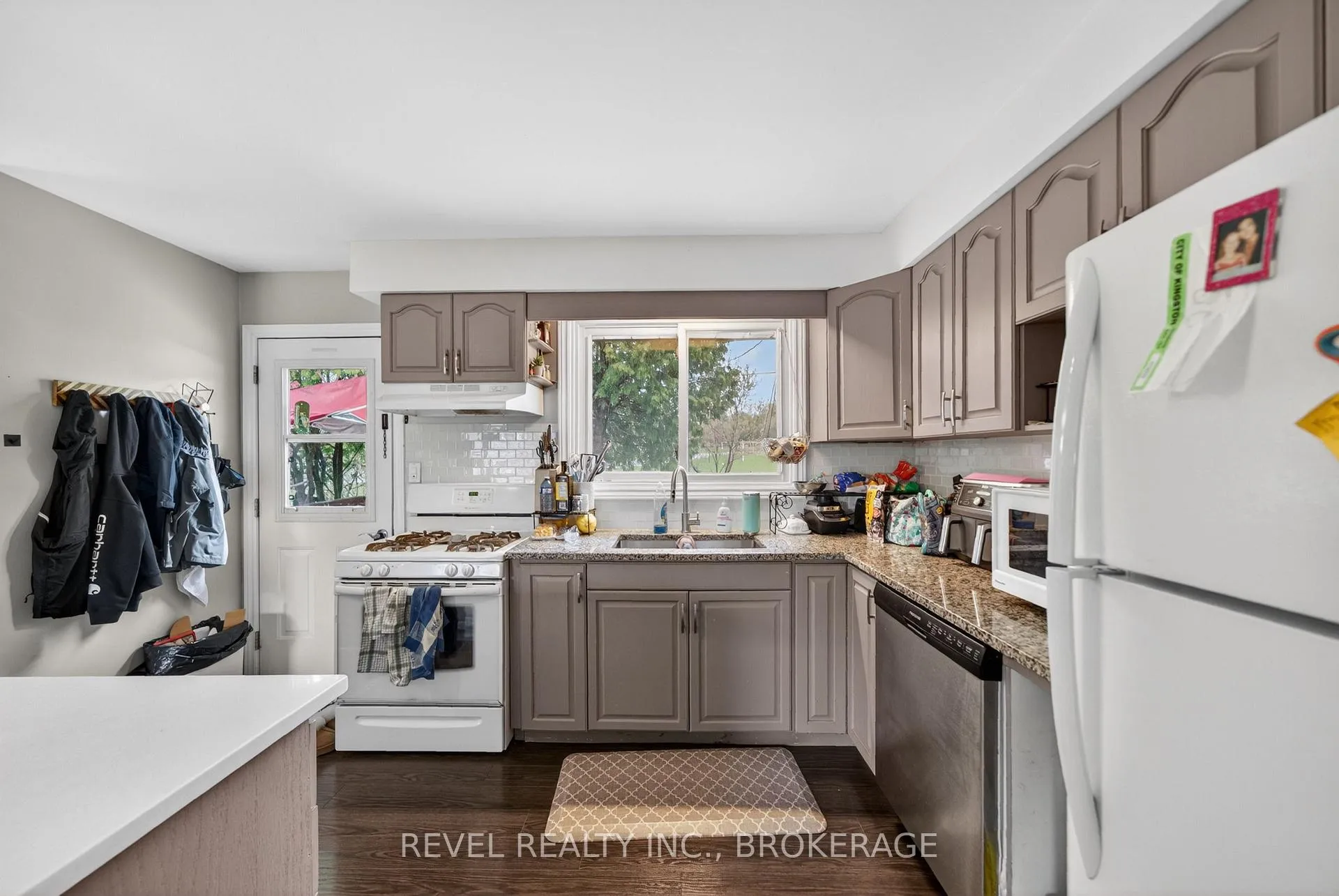 Photo 11 of 694 High Gate Park Drive, Kingston, South of Taylor-Kidd Blvd — HOMEH