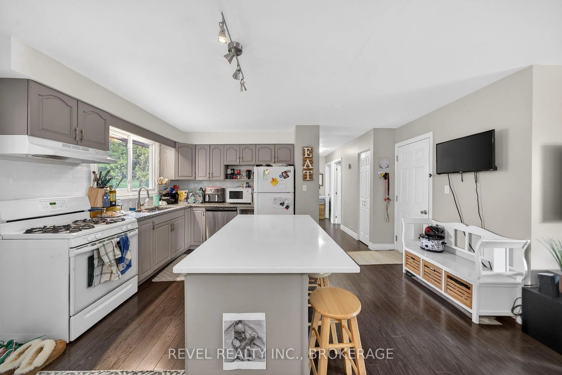 Photo 12 of 694 High Gate Park Drive, Kingston, South of Taylor-Kidd Blvd — HOMEH