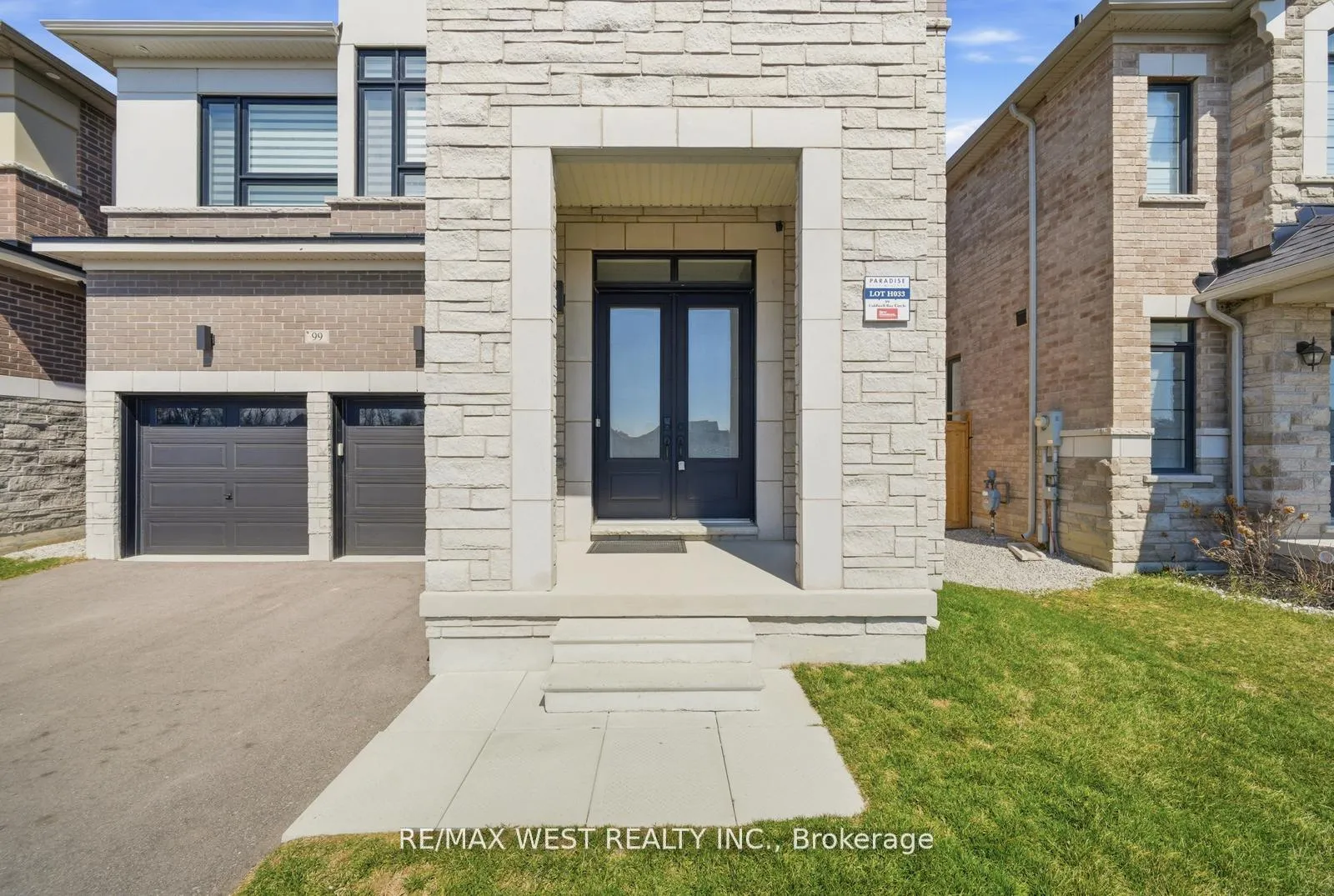 Photo 3 of 99 Coldwell Bay Circle, Vaughan, Kleinburg — HOMEH