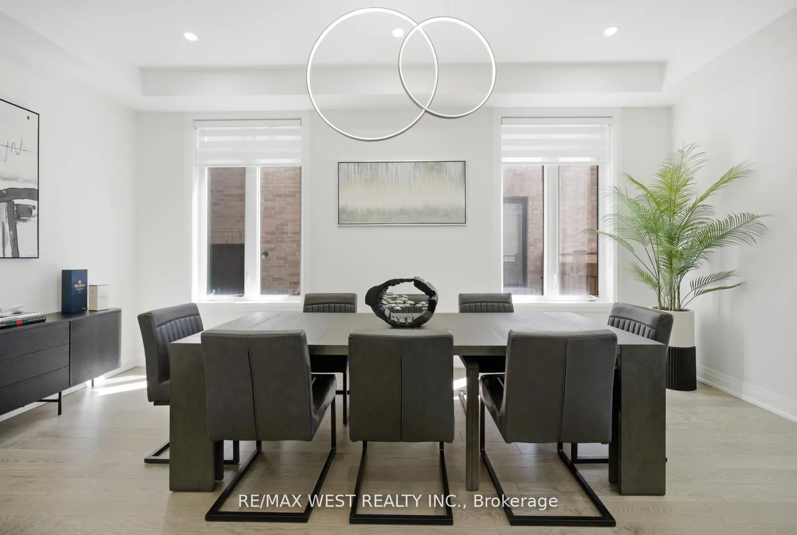 Photo 8 of 99 Coldwell Bay Circle, Vaughan, Kleinburg — HOMEH
