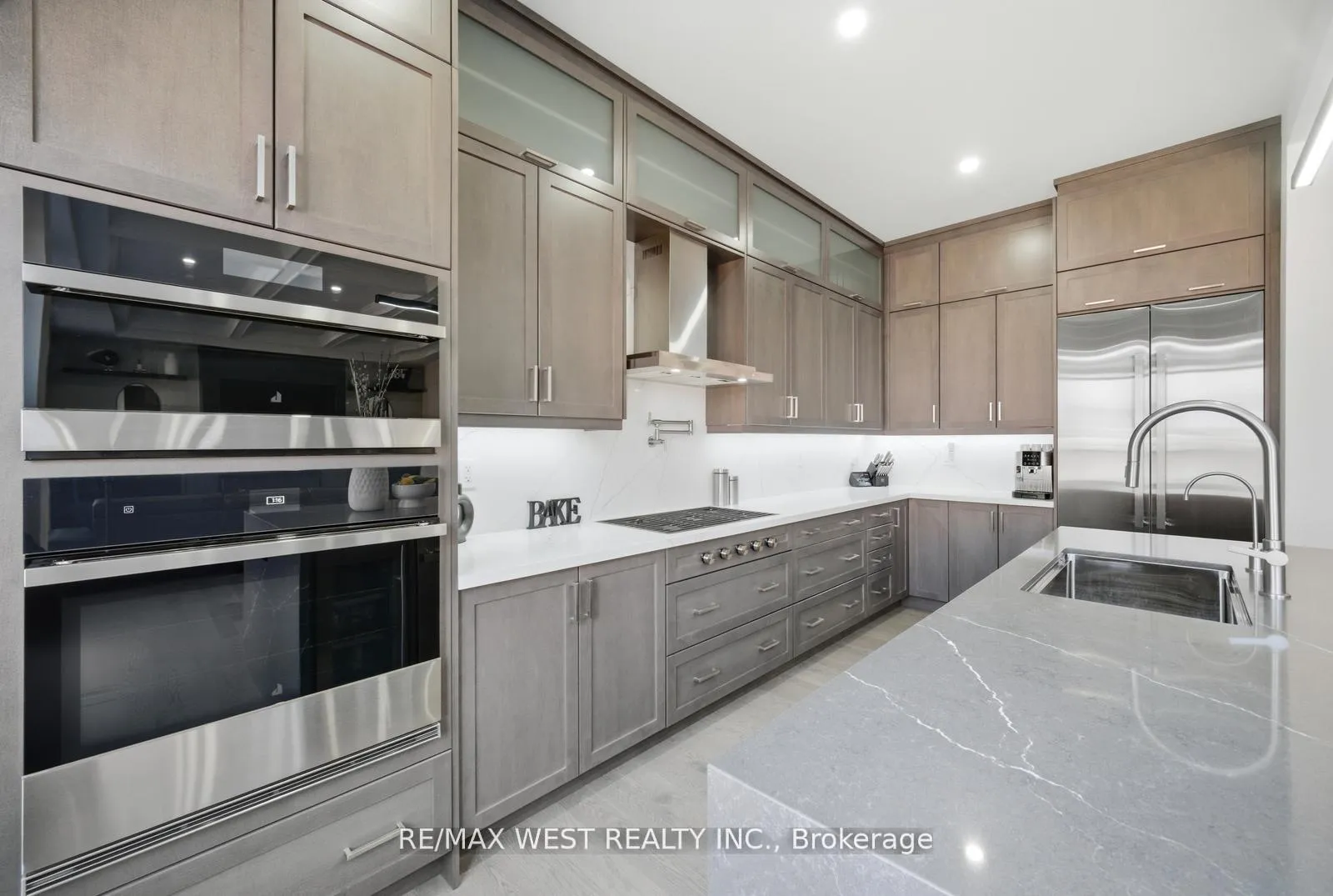Photo 13 of 99 Coldwell Bay Circle, Vaughan, Kleinburg — HOMEH