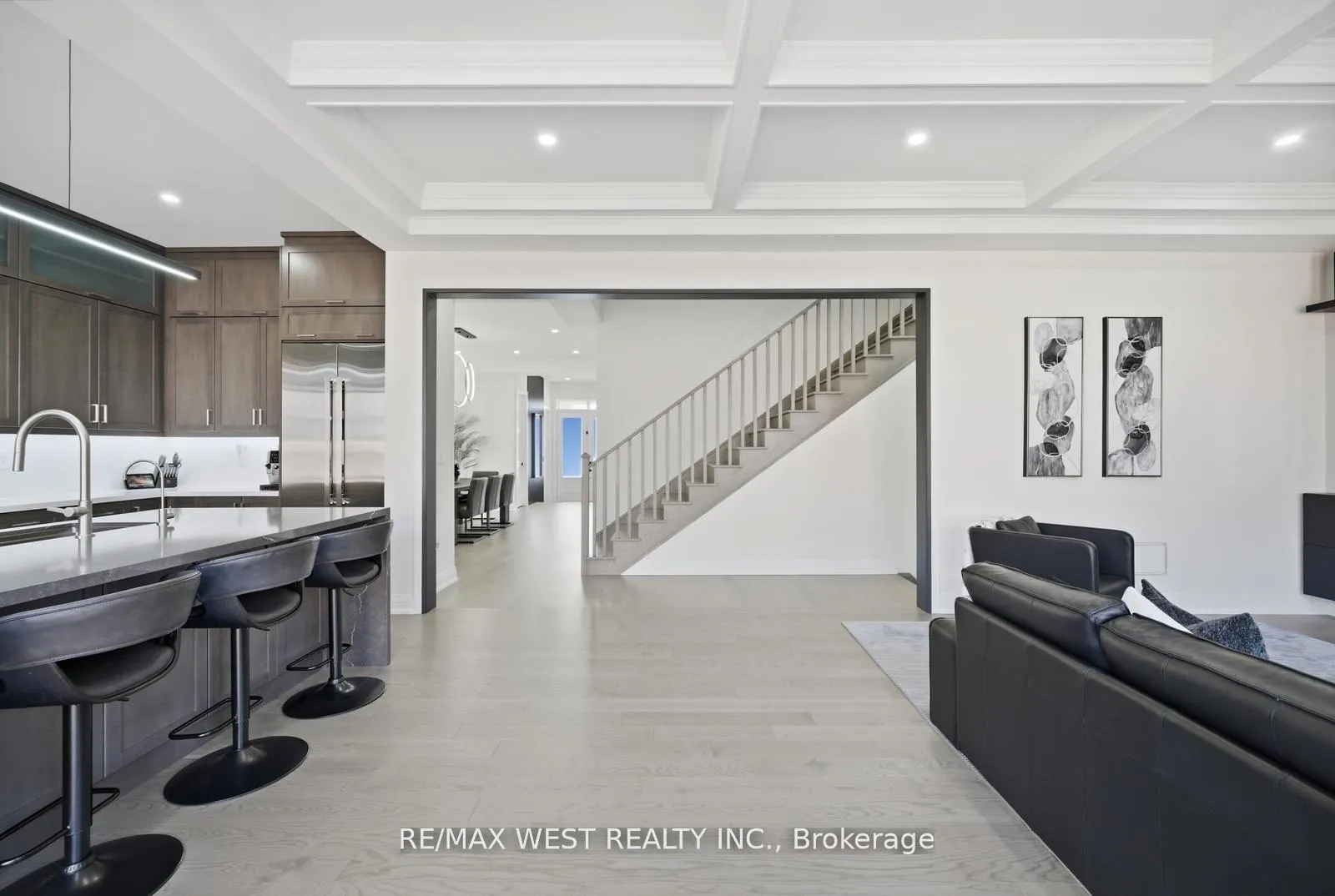 Photo 20 of 99 Coldwell Bay Circle, Vaughan, Kleinburg — HOMEH