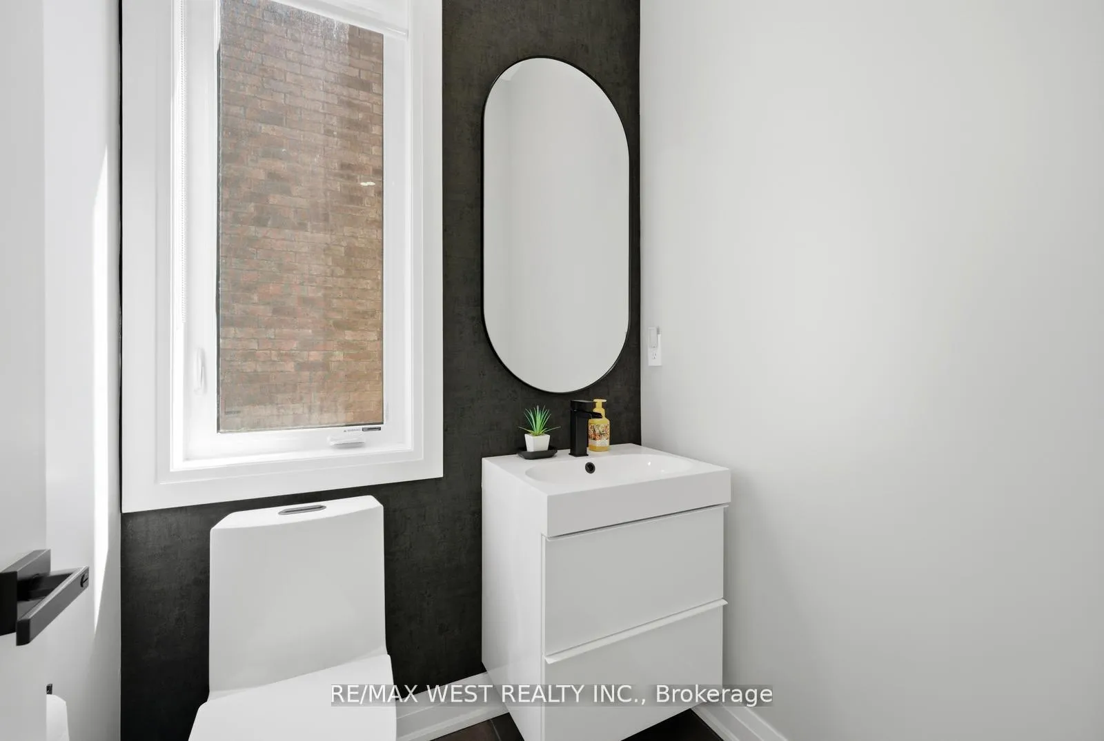Photo 21 of 99 Coldwell Bay Circle, Vaughan, Kleinburg — HOMEH