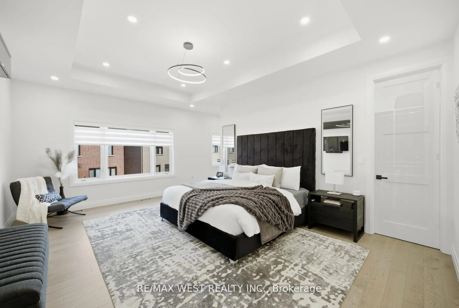 Photo 24 of 99 Coldwell Bay Circle, Vaughan, Kleinburg — HOMEH