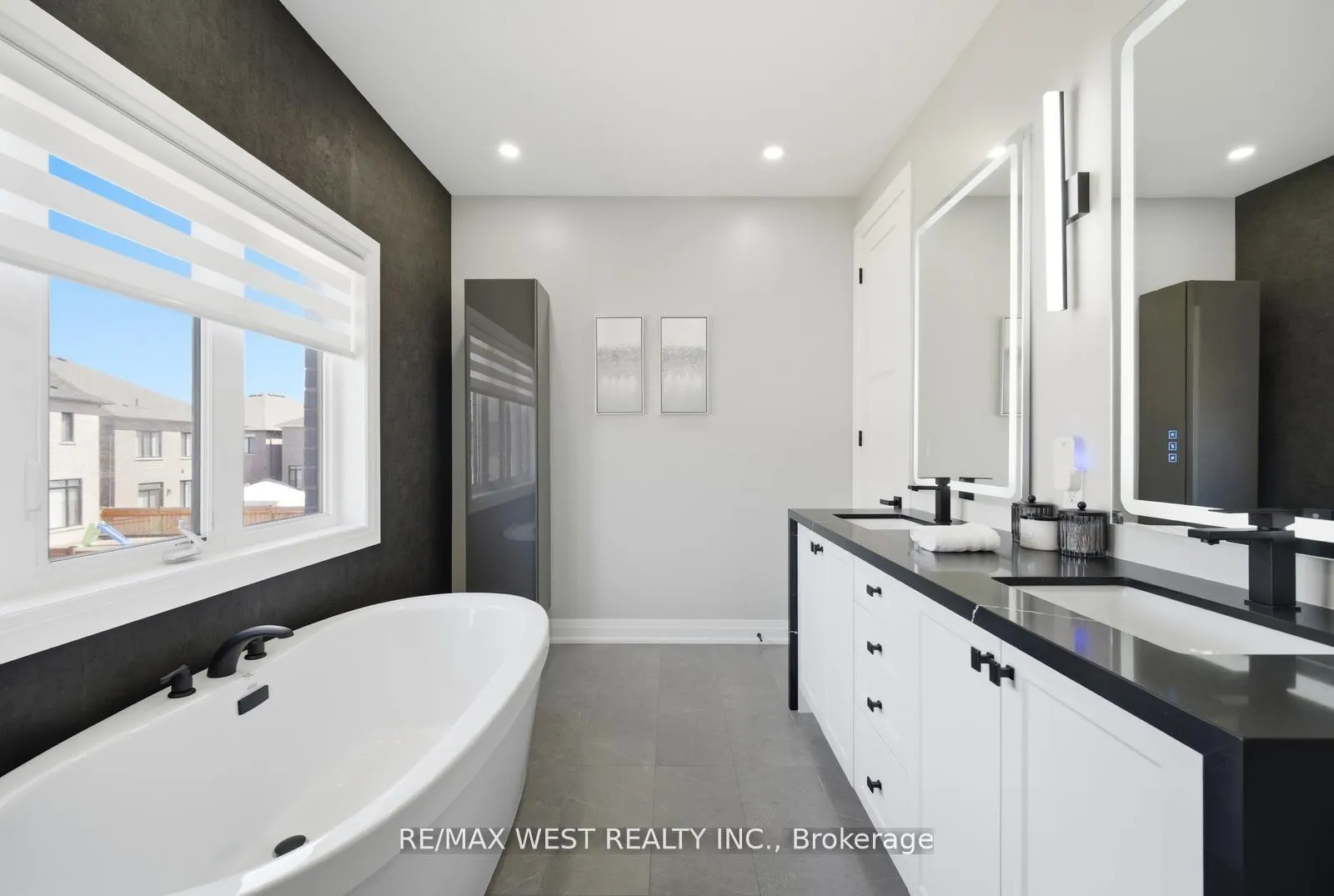 Photo 27 of 99 Coldwell Bay Circle, Vaughan, Kleinburg — HOMEH