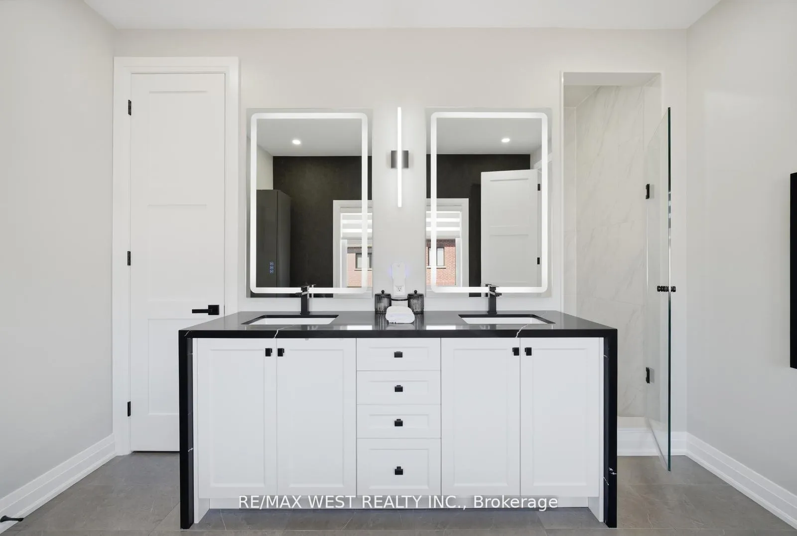 Photo 28 of 99 Coldwell Bay Circle, Vaughan, Kleinburg — HOMEH