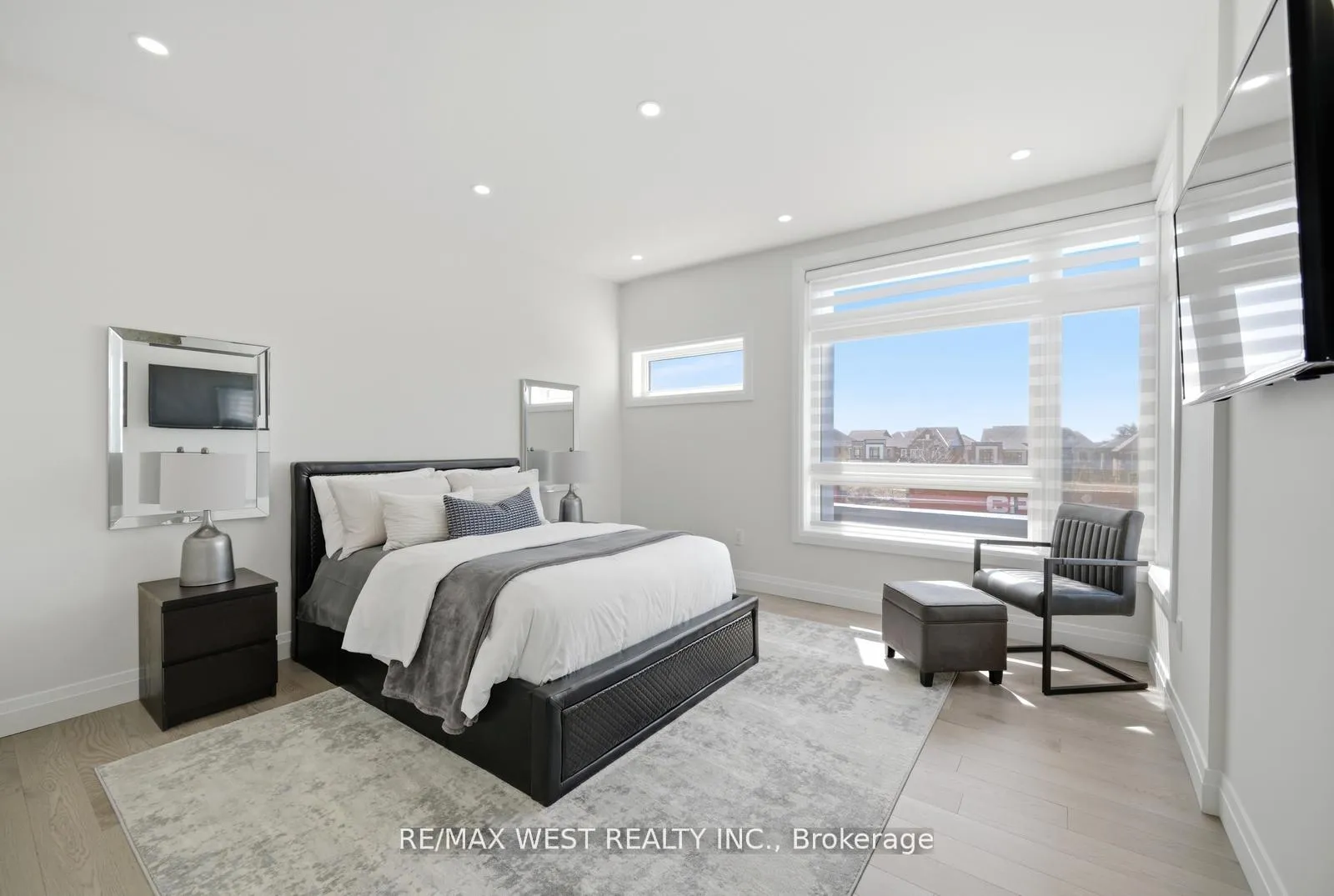Photo 34 of 99 Coldwell Bay Circle, Vaughan, Kleinburg — HOMEH