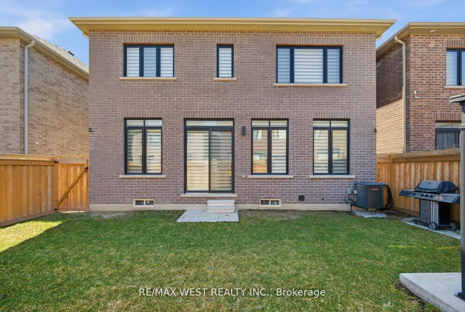 Photo 43 of 99 Coldwell Bay Circle, Vaughan, Kleinburg — HOMEH