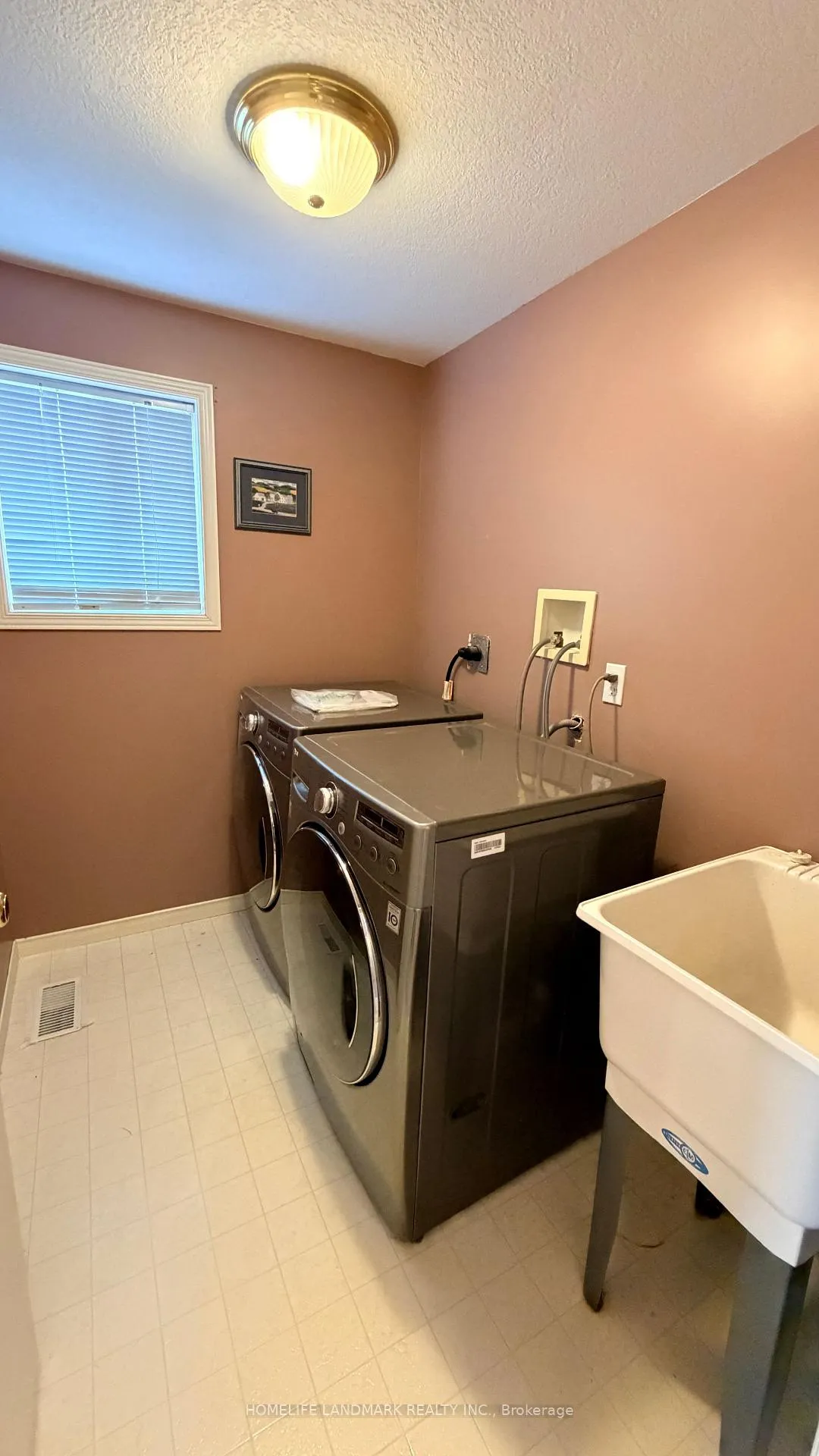 Photo 18 of 257 Pineland Place, Waterloo — HOMEH