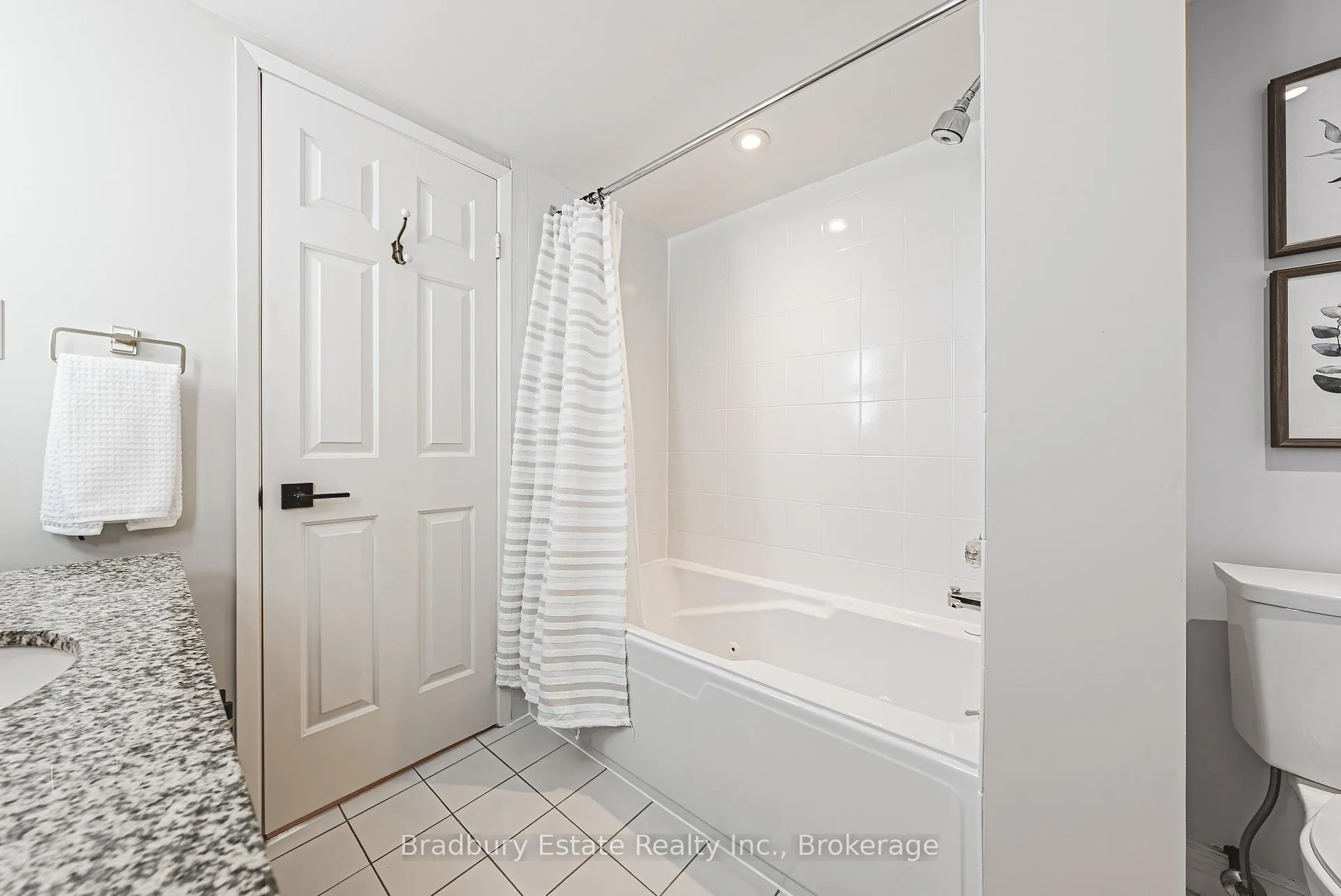 Photo 26 of Unit 200, 49 Robinson Street, Hamilton, Durand — HOMEH