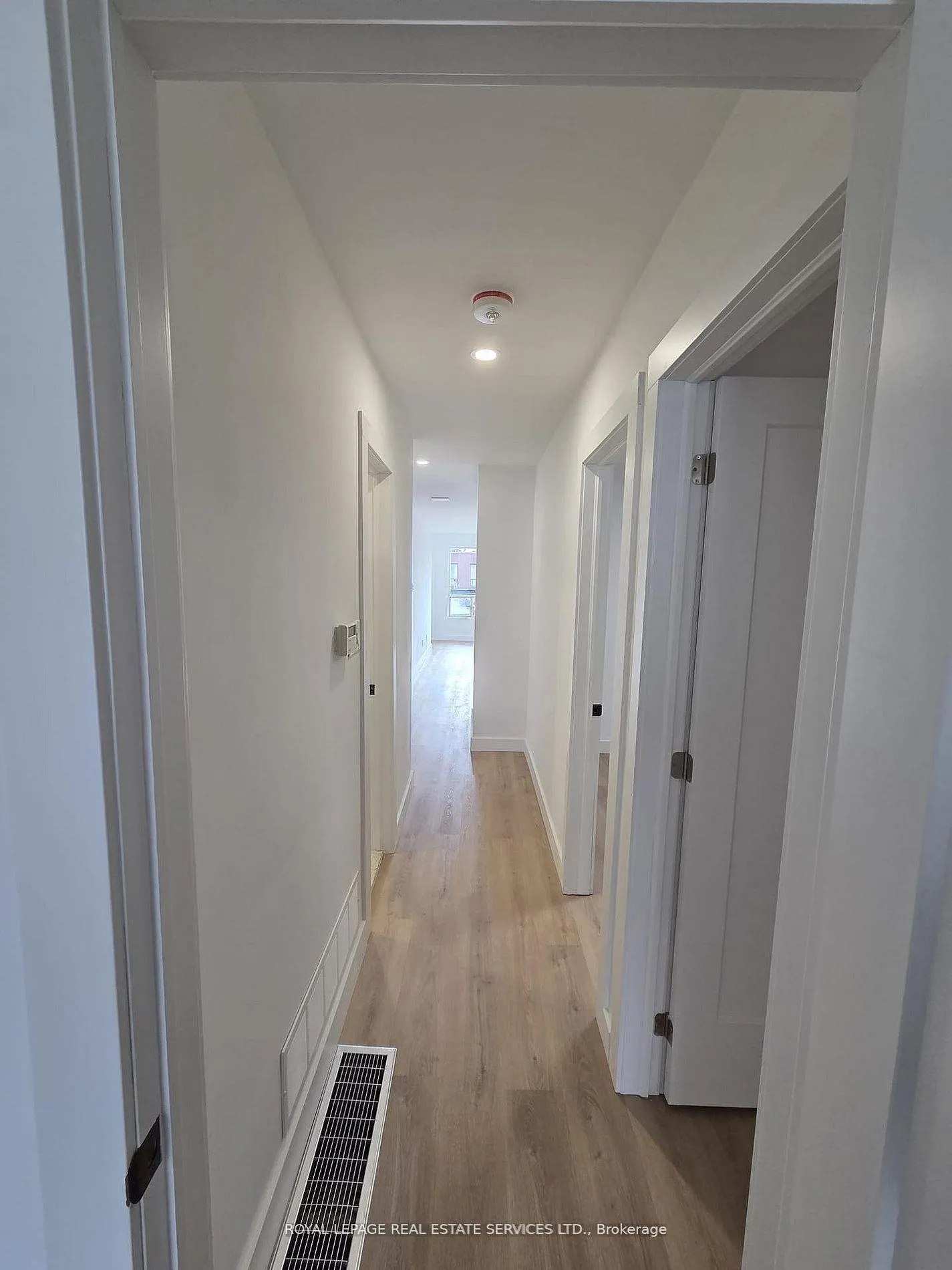 Photo 17 of Unit Upper, 272 Lakeshore Road E, Mississauga, Port Credit — HOMEH