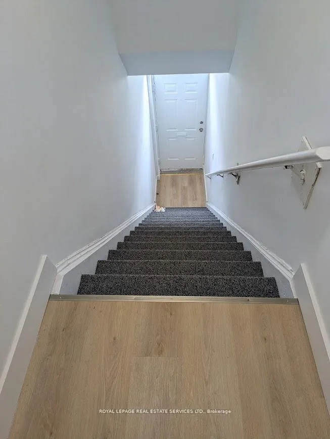 Photo 23 of Unit Upper, 272 Lakeshore Road E, Mississauga, Port Credit — HOMEH
