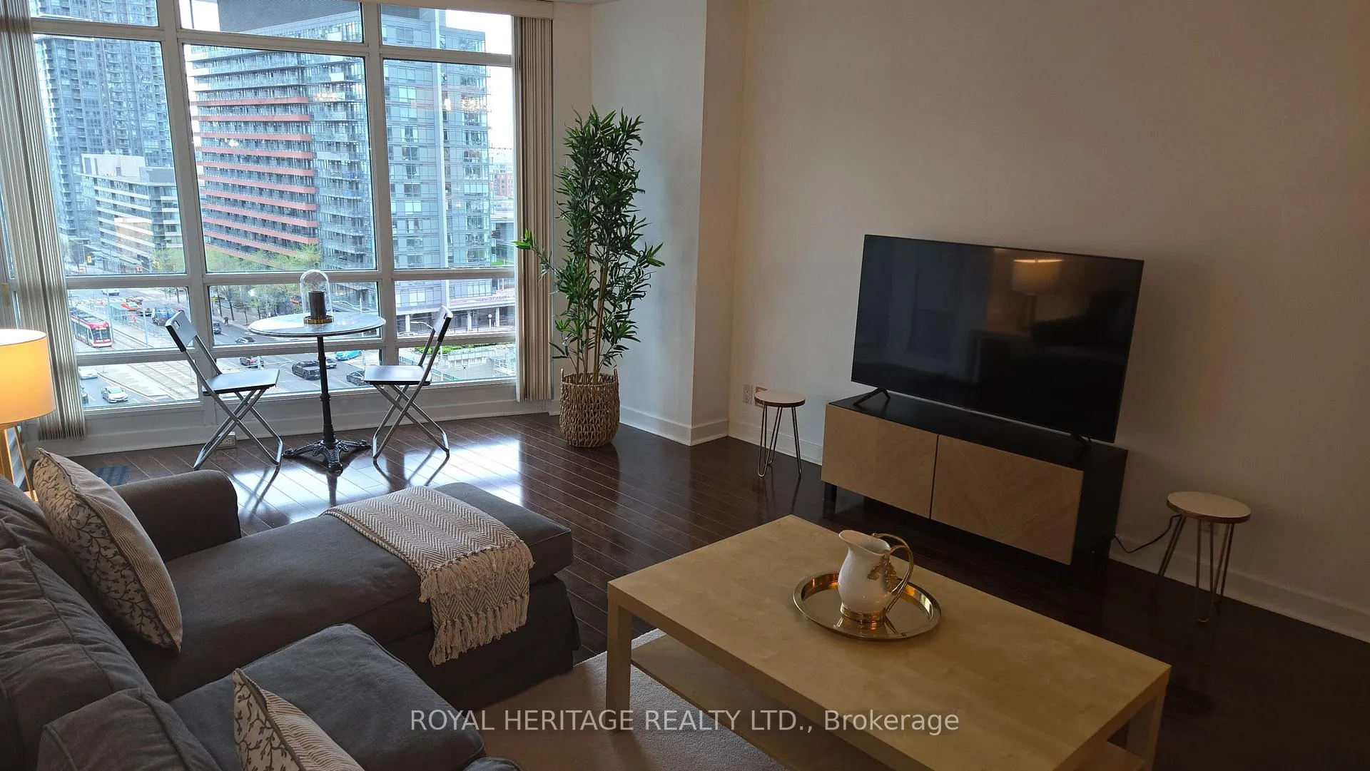 Photo 5 of Unit 1502, 397 Front Street, Toronto, Waterfront Communities — HOMEH