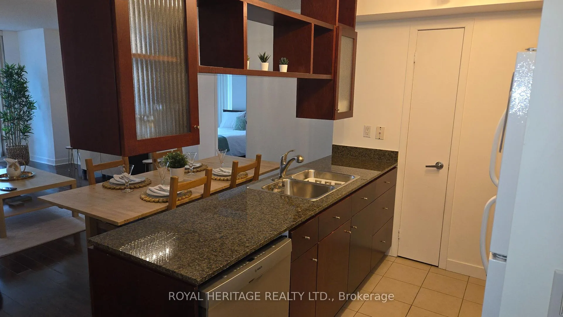Photo 8 of Unit 1502, 397 Front Street, Toronto, Waterfront Communities — HOMEH