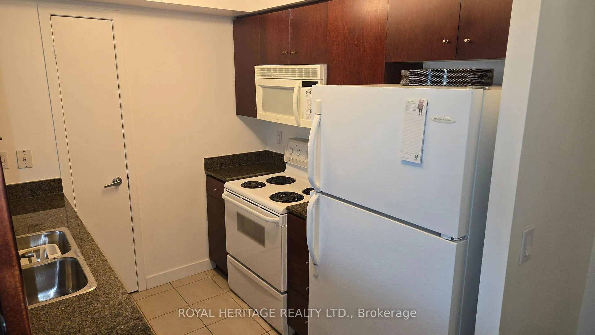 Photo 10 of Unit 1502, 397 Front Street, Toronto, Waterfront Communities — HOMEH