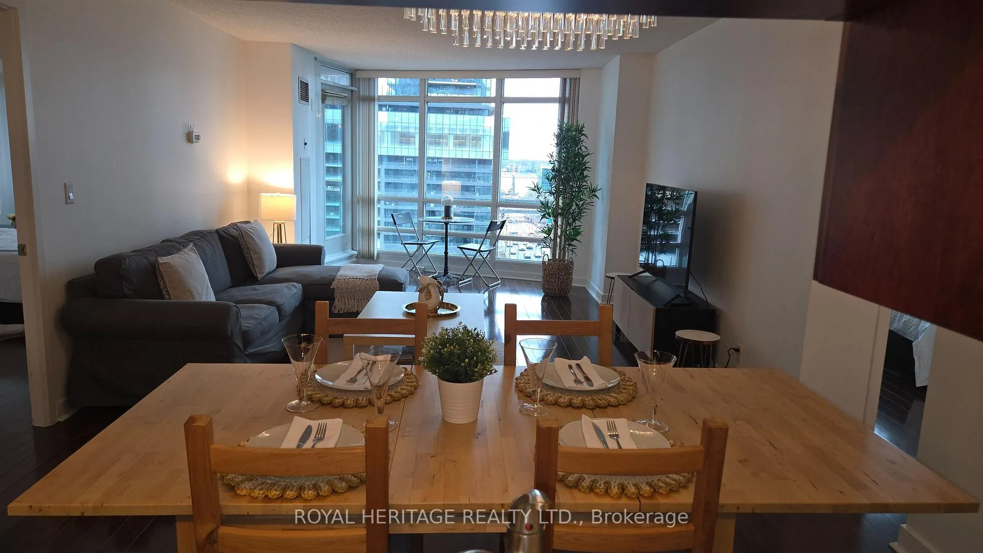 Photo 13 of Unit 1502, 397 Front Street, Toronto, Waterfront Communities — HOMEH
