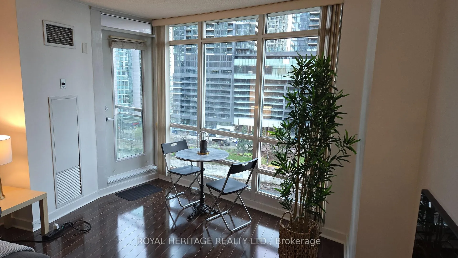 Photo 14 of Unit 1502, 397 Front Street, Toronto, Waterfront Communities — HOMEH