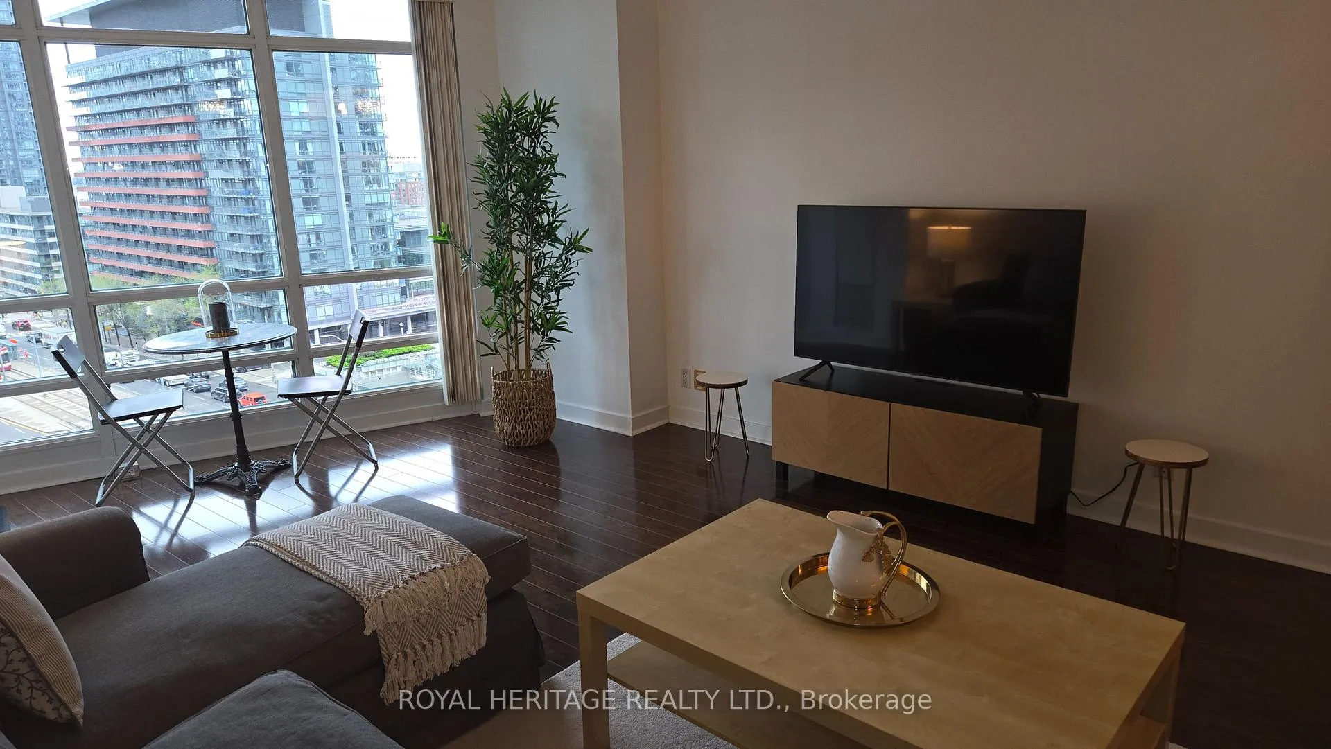 Photo 15 of Unit 1502, 397 Front Street, Toronto, Waterfront Communities — HOMEH