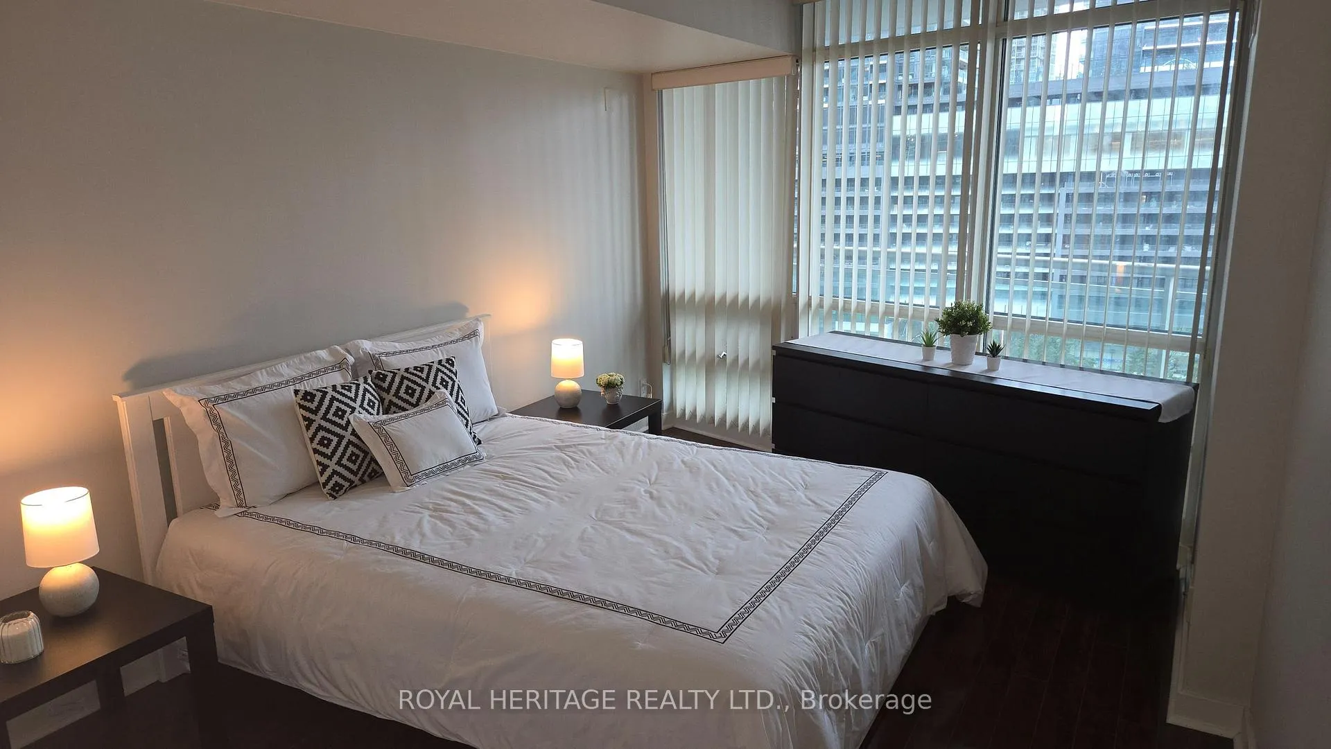 Photo 17 of Unit 1502, 397 Front Street, Toronto, Waterfront Communities — HOMEH