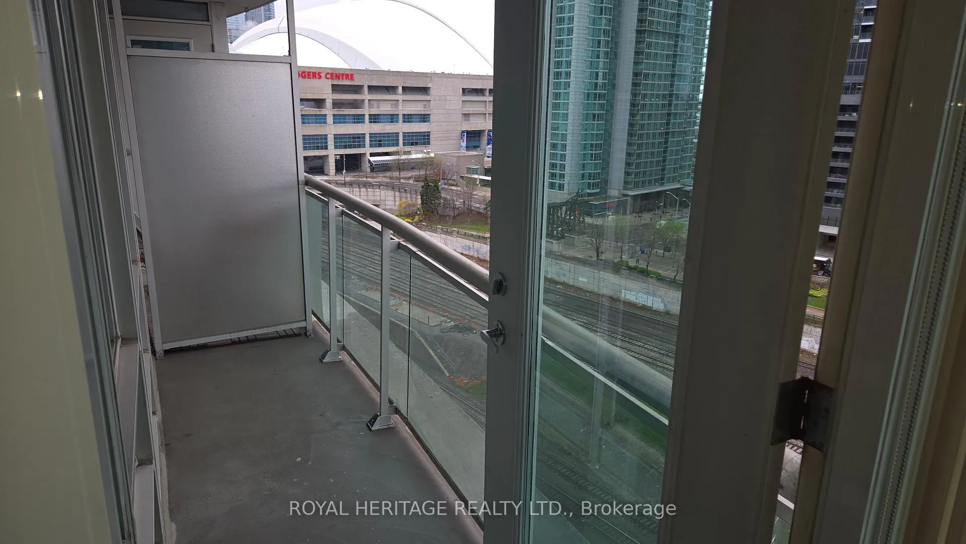 Photo 23 of Unit 1502, 397 Front Street, Toronto, Waterfront Communities — HOMEH