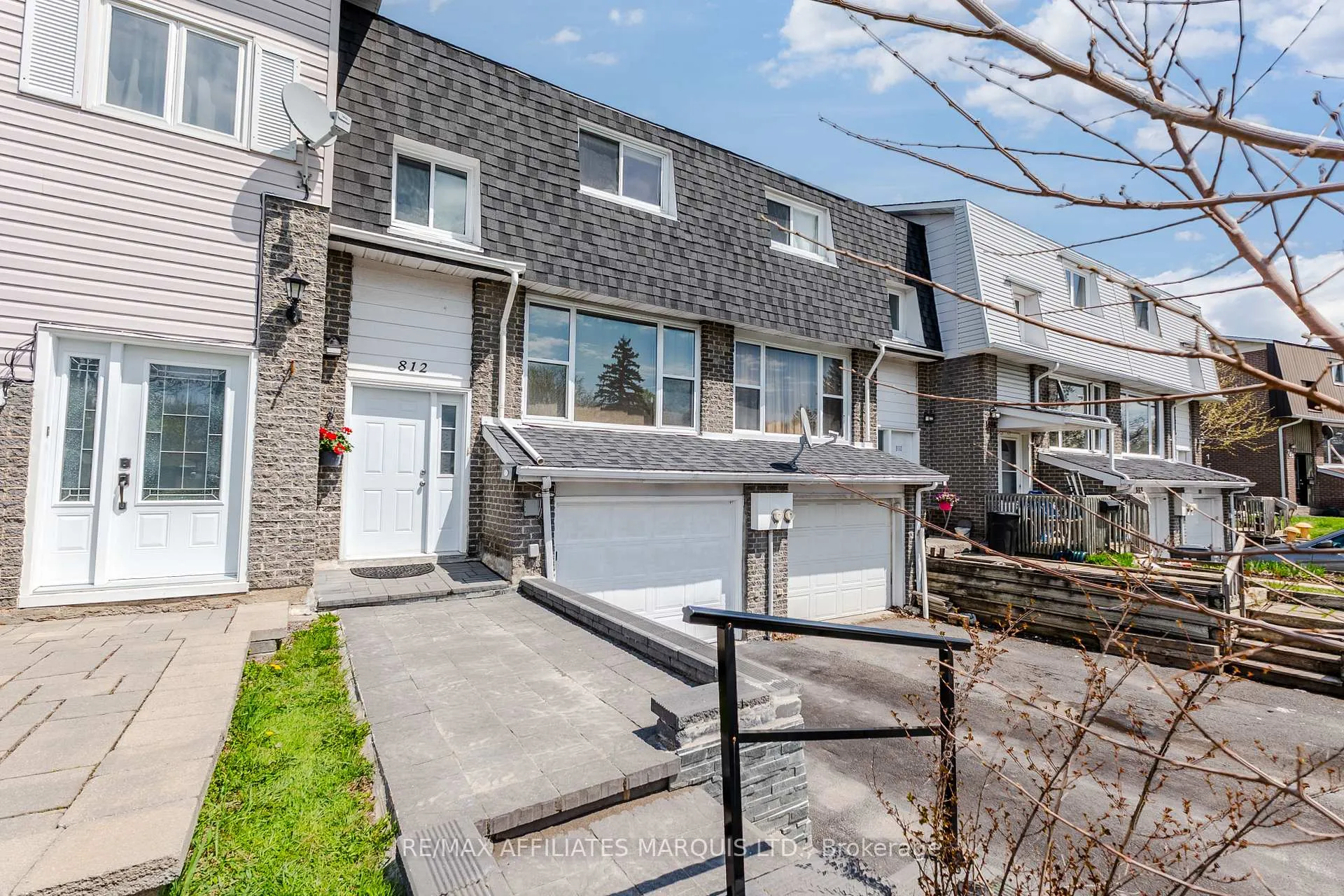 Photo 4 of 812 Glengarry Boulevard, Cornwall — HOMEH