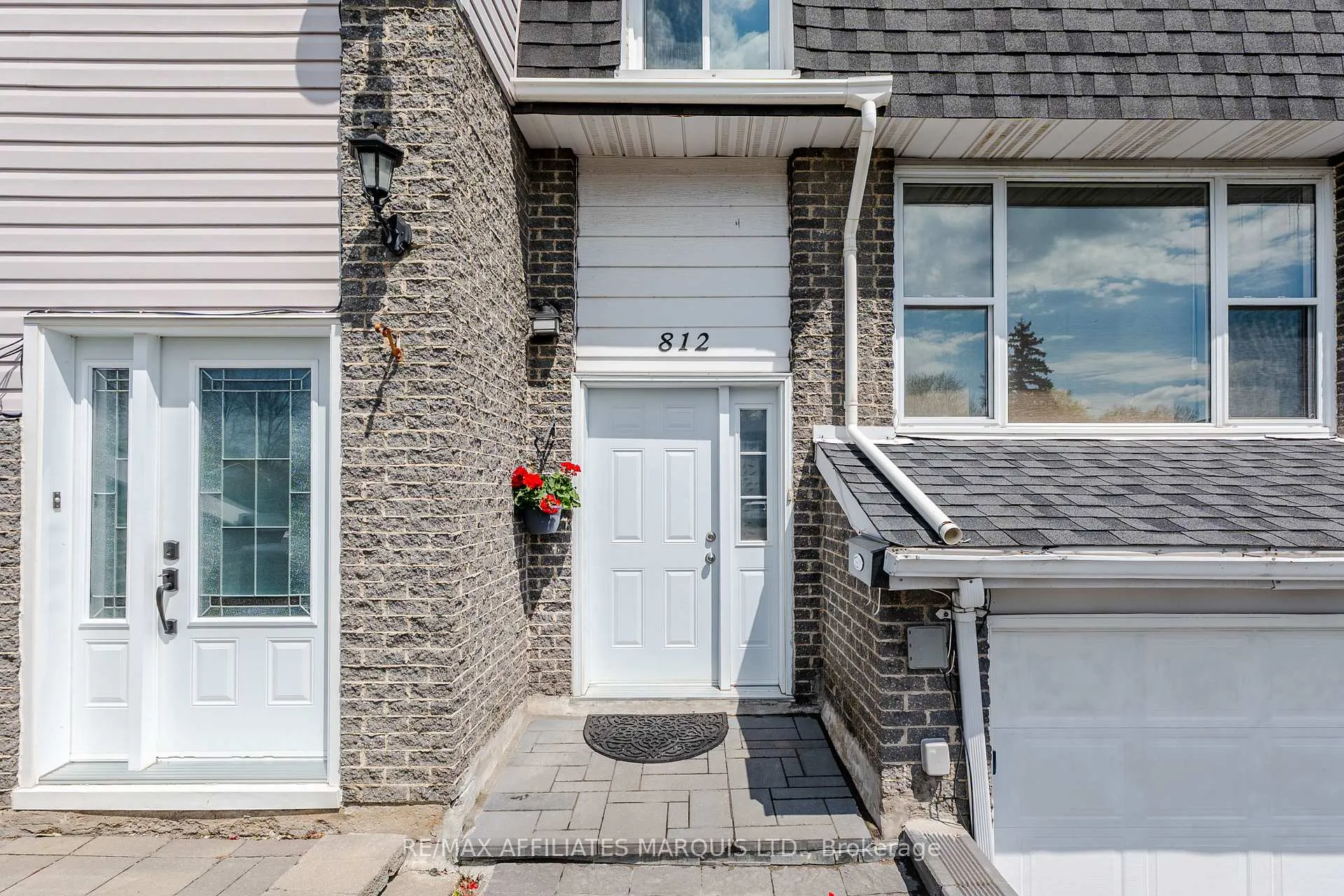 Photo 5 of 812 Glengarry Boulevard, Cornwall — HOMEH