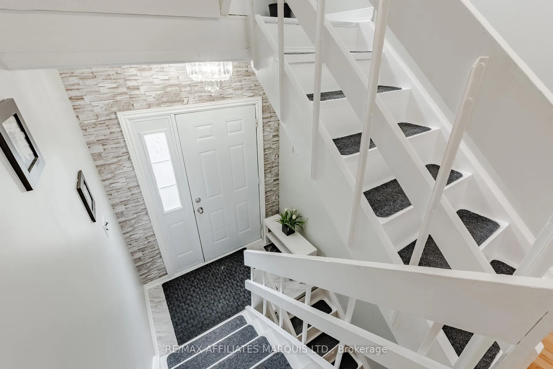 Photo 6 of 812 Glengarry Boulevard, Cornwall — HOMEH